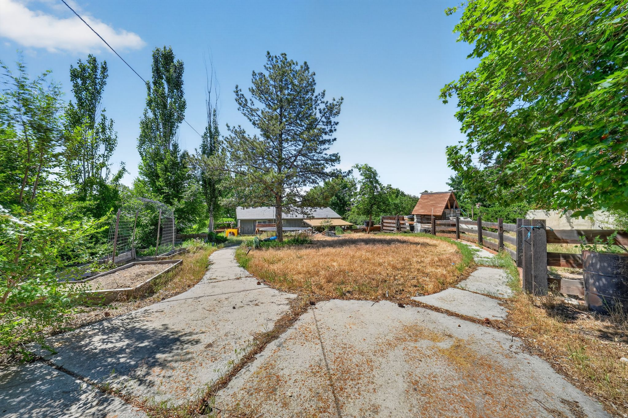 main property photo 31
