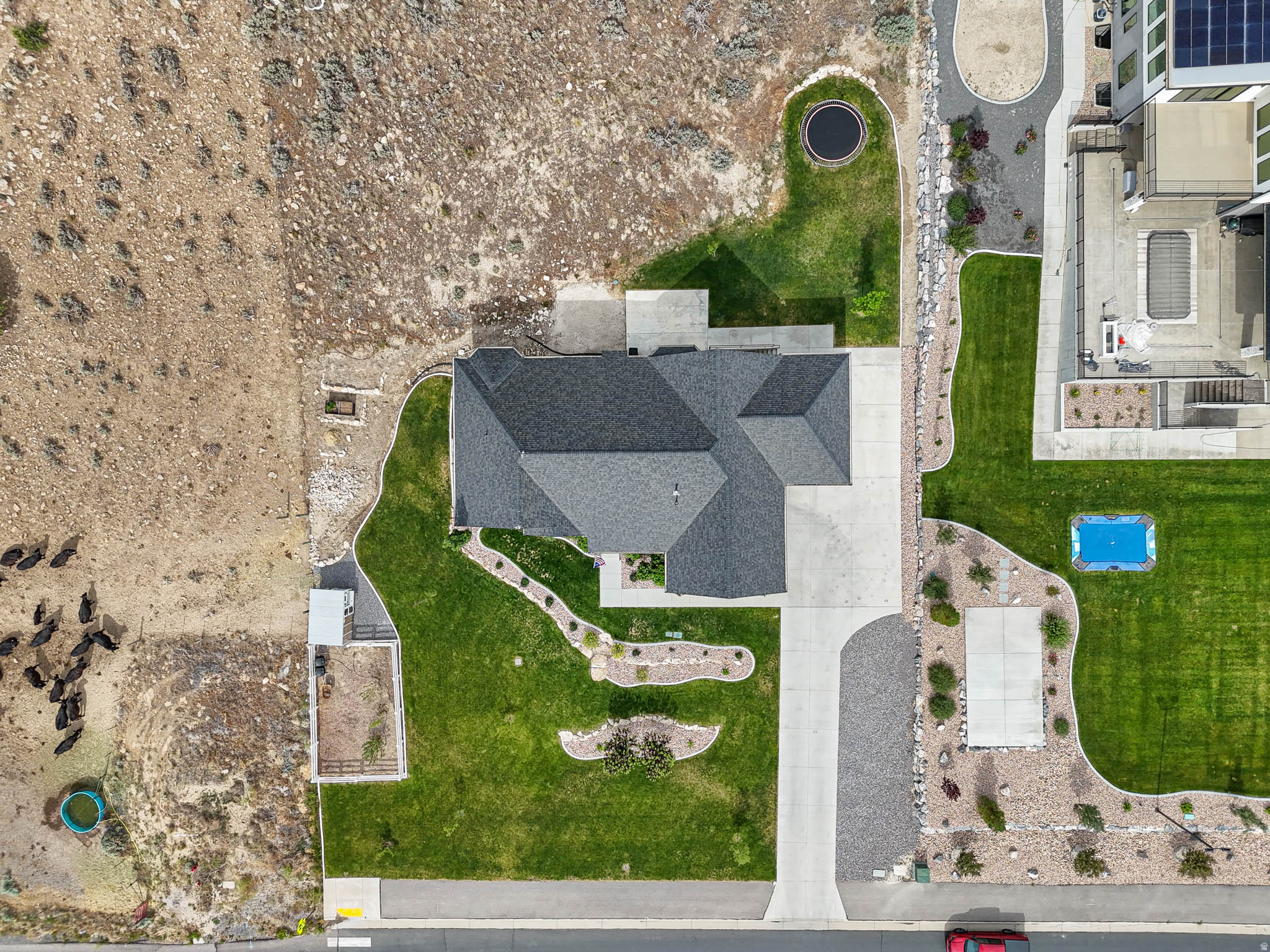 main property photo 13