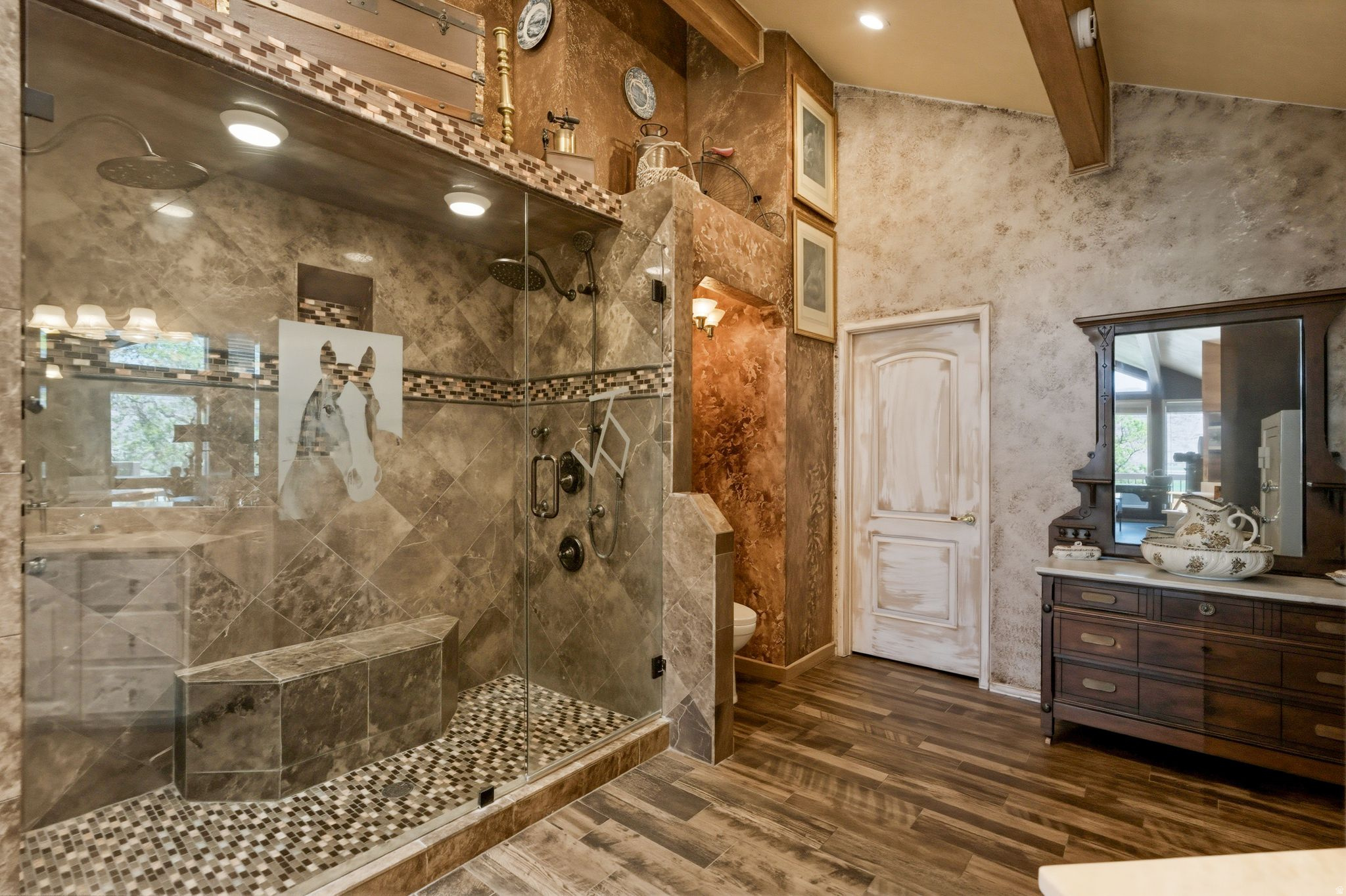 main property photo 17