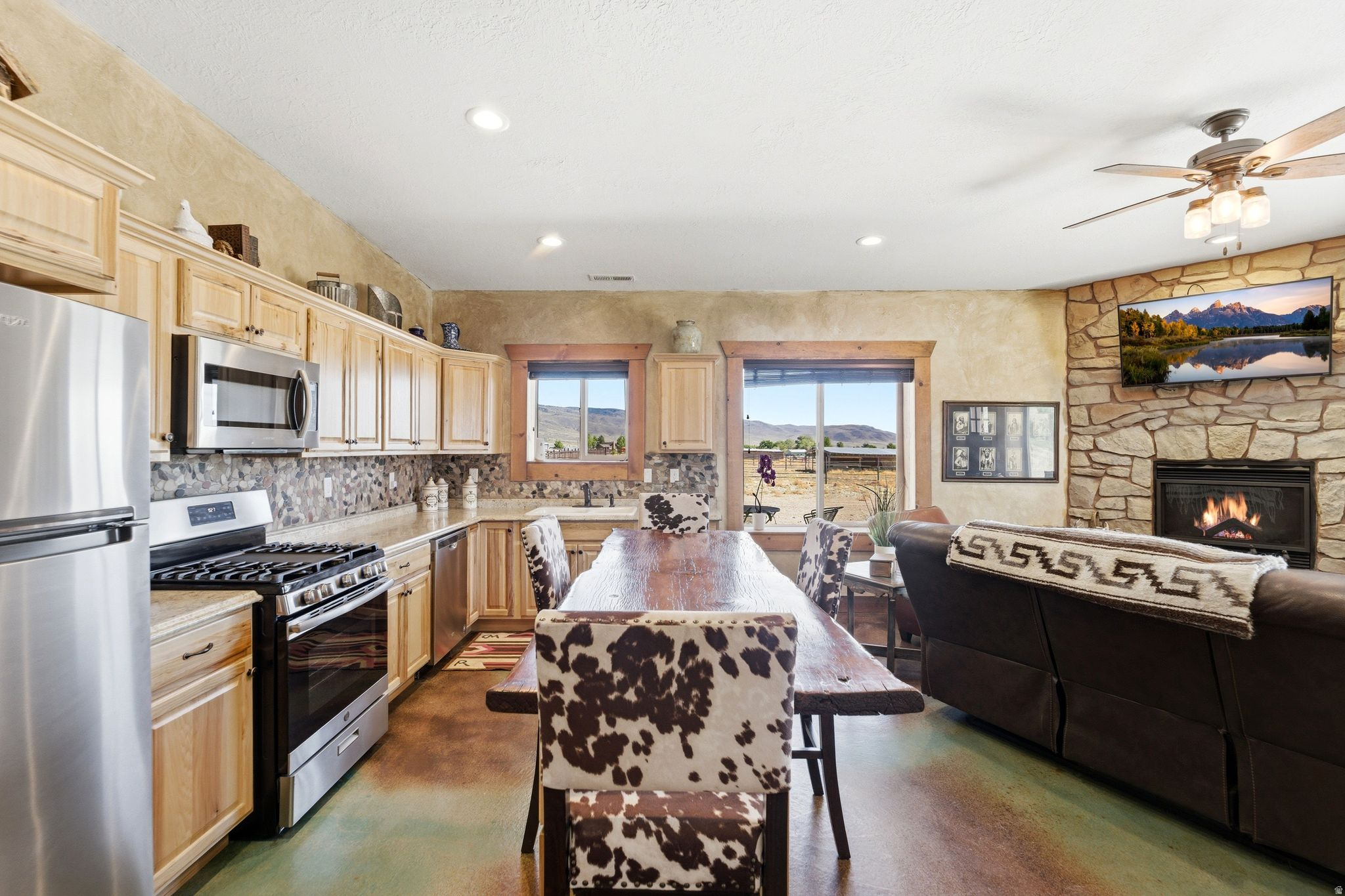 main property photo 36