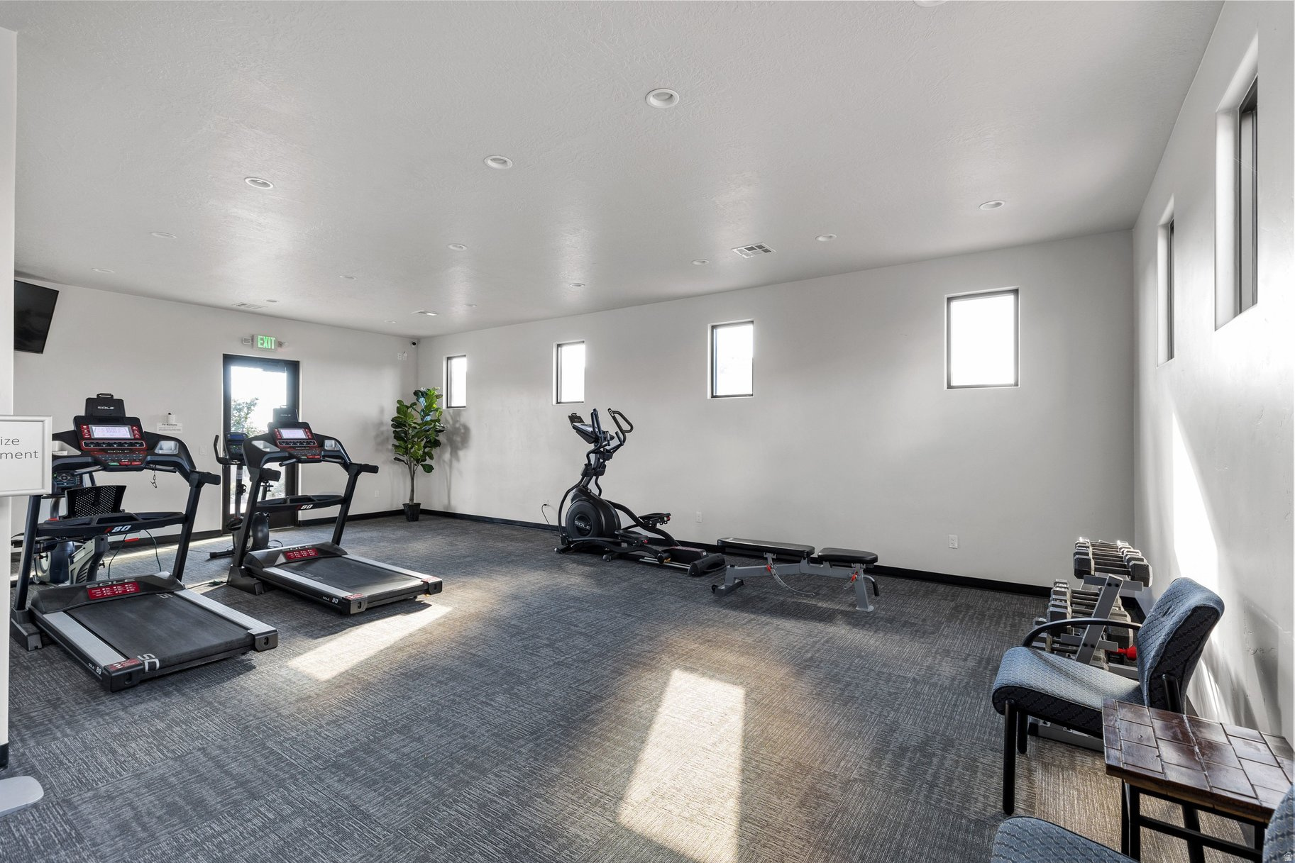 main property photo 79