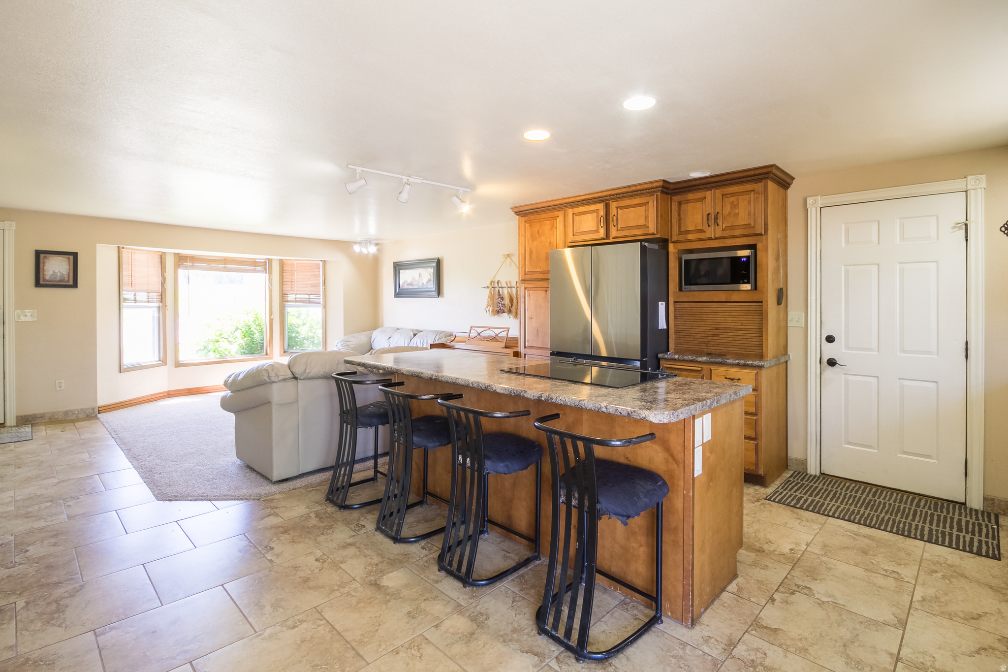 main property photo 11