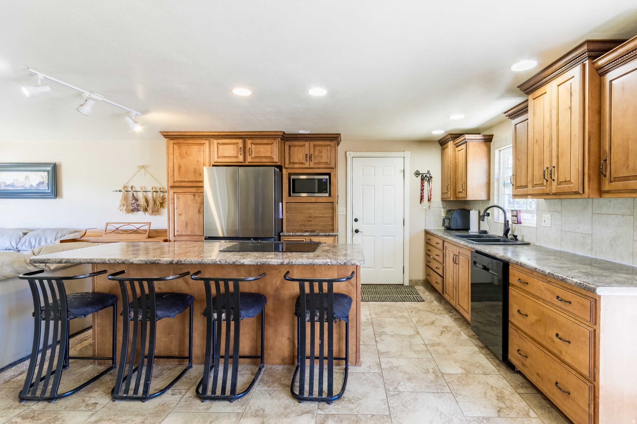 main property photo 8
