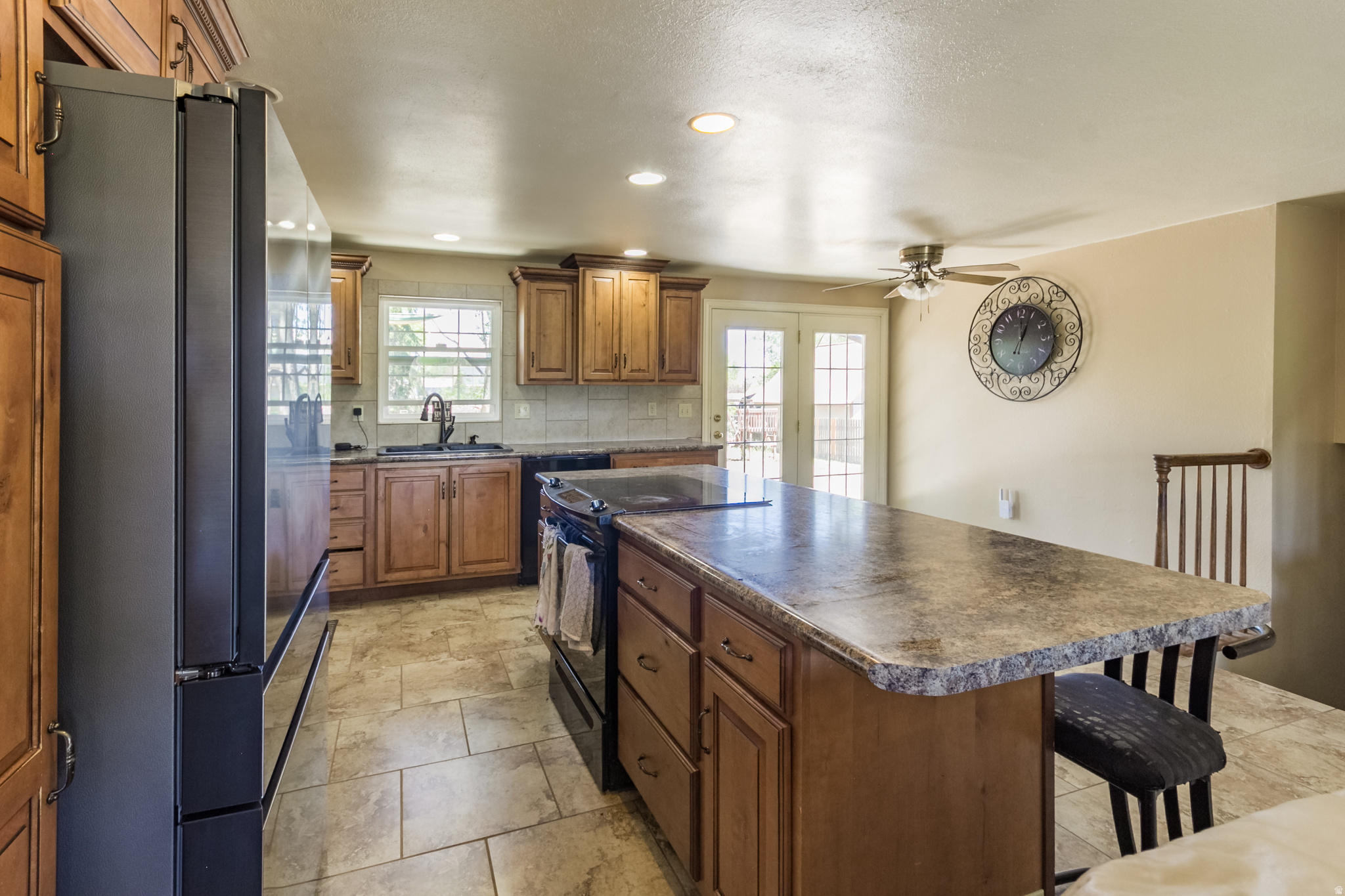 main property photo 9