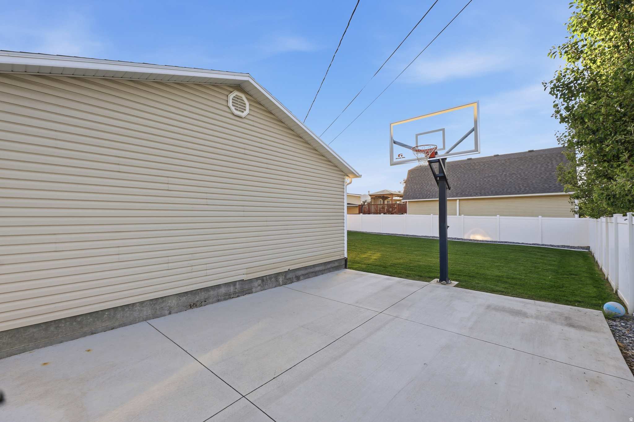 main property photo 43