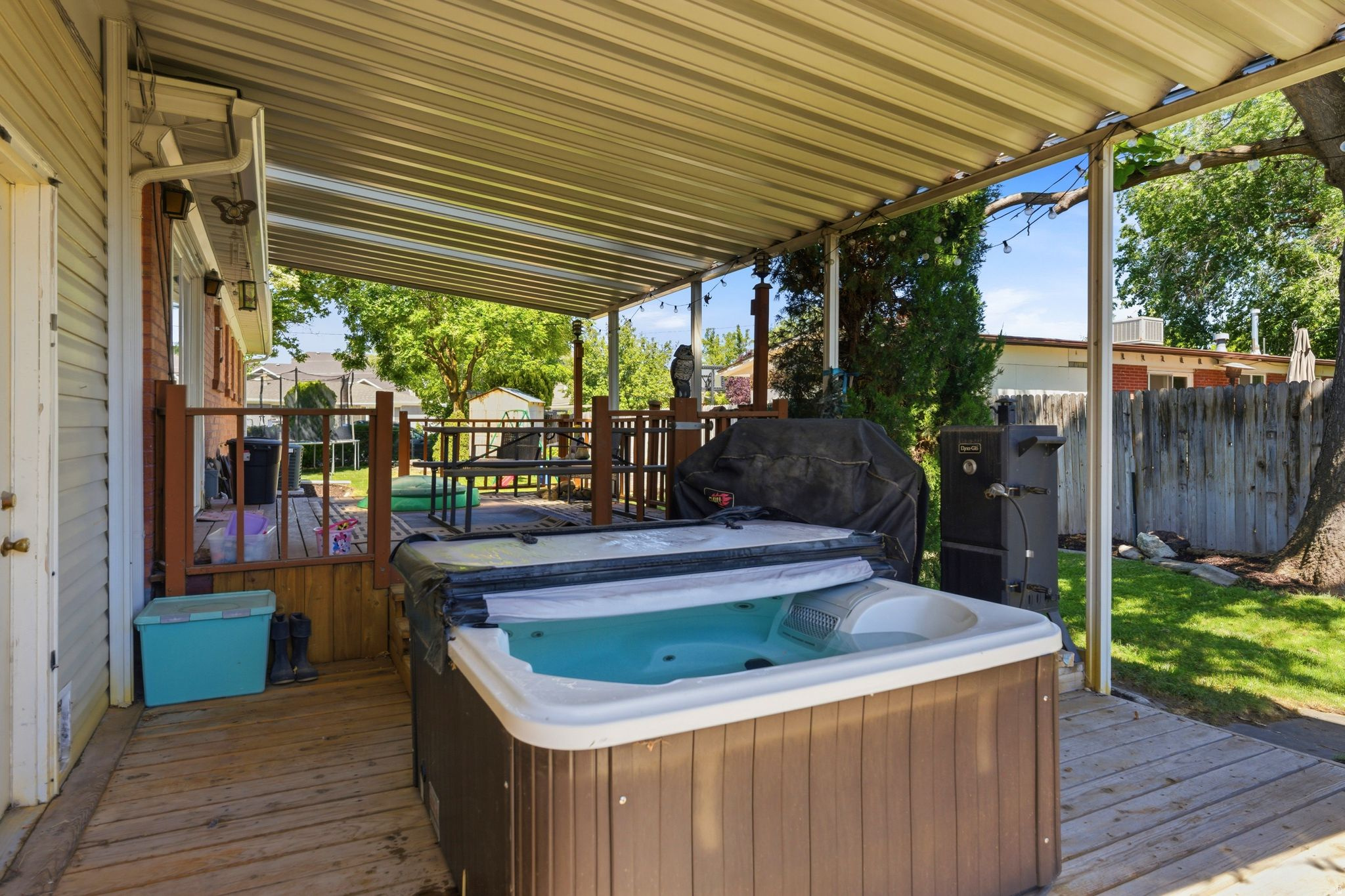 main property photo 40
