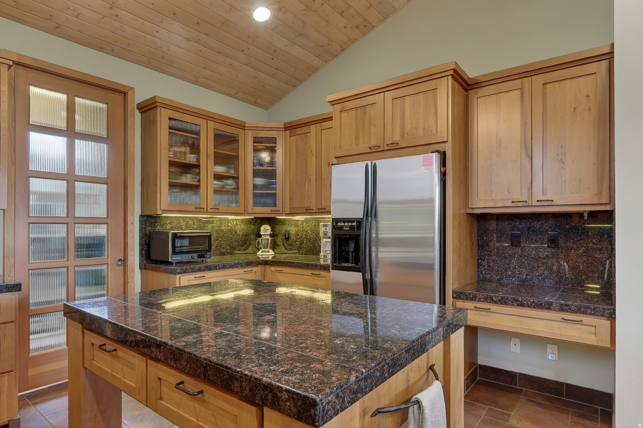 main property photo 19