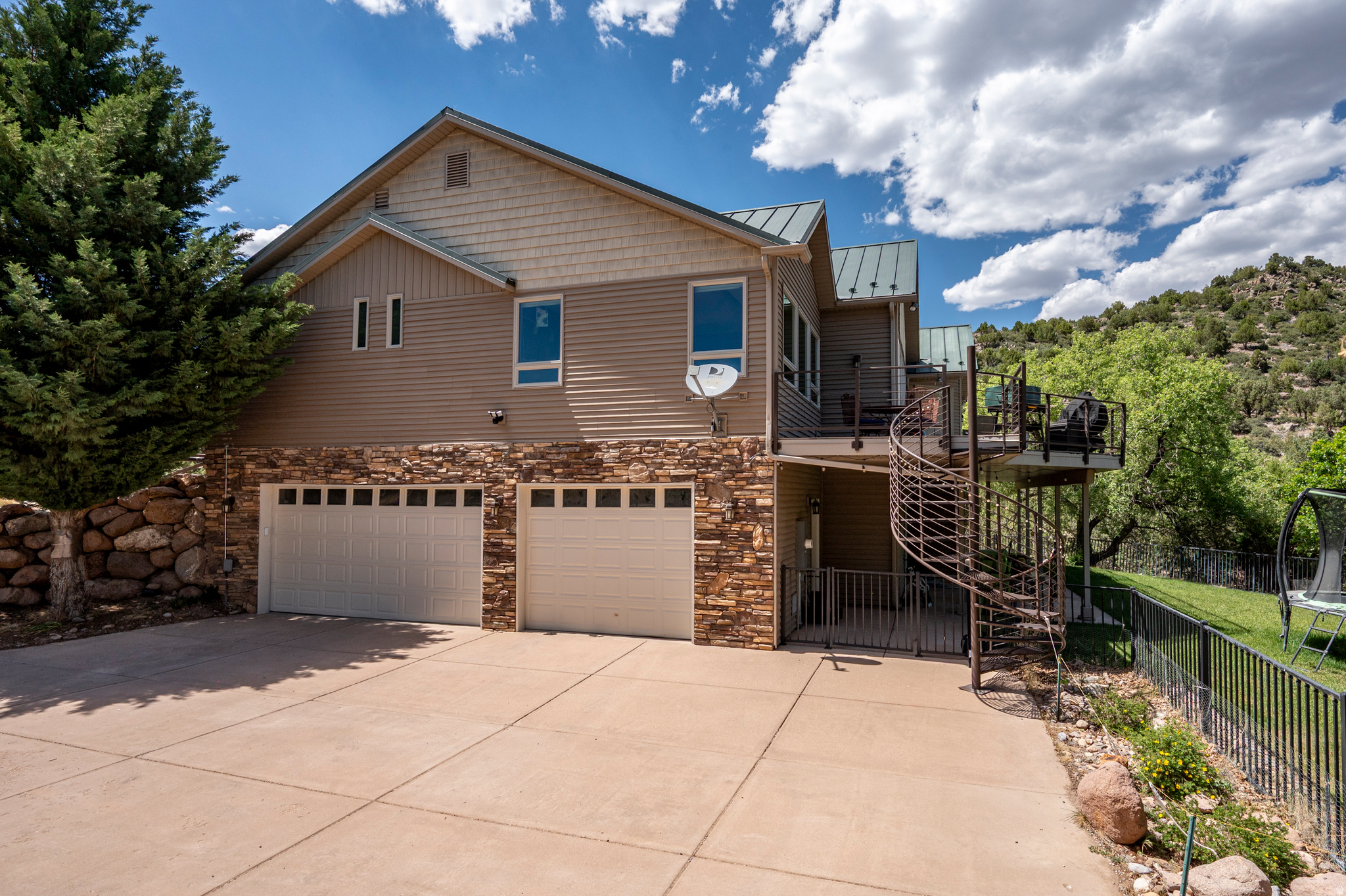 main property photo 75