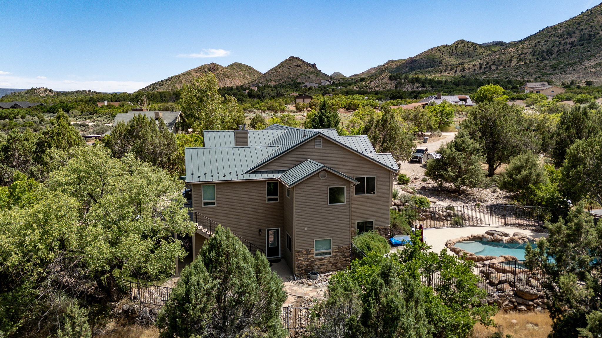 main property photo 81