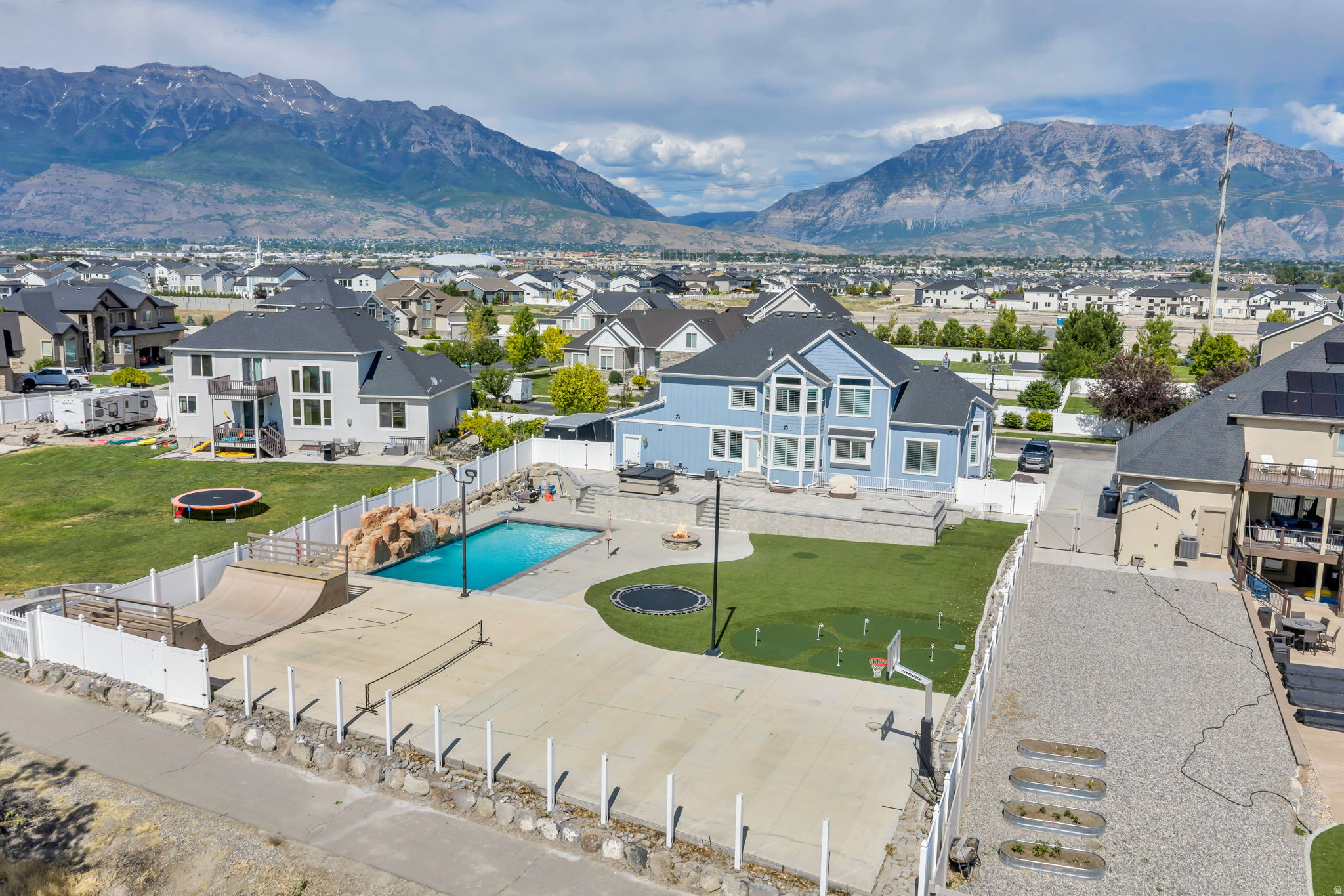 main property photo 74