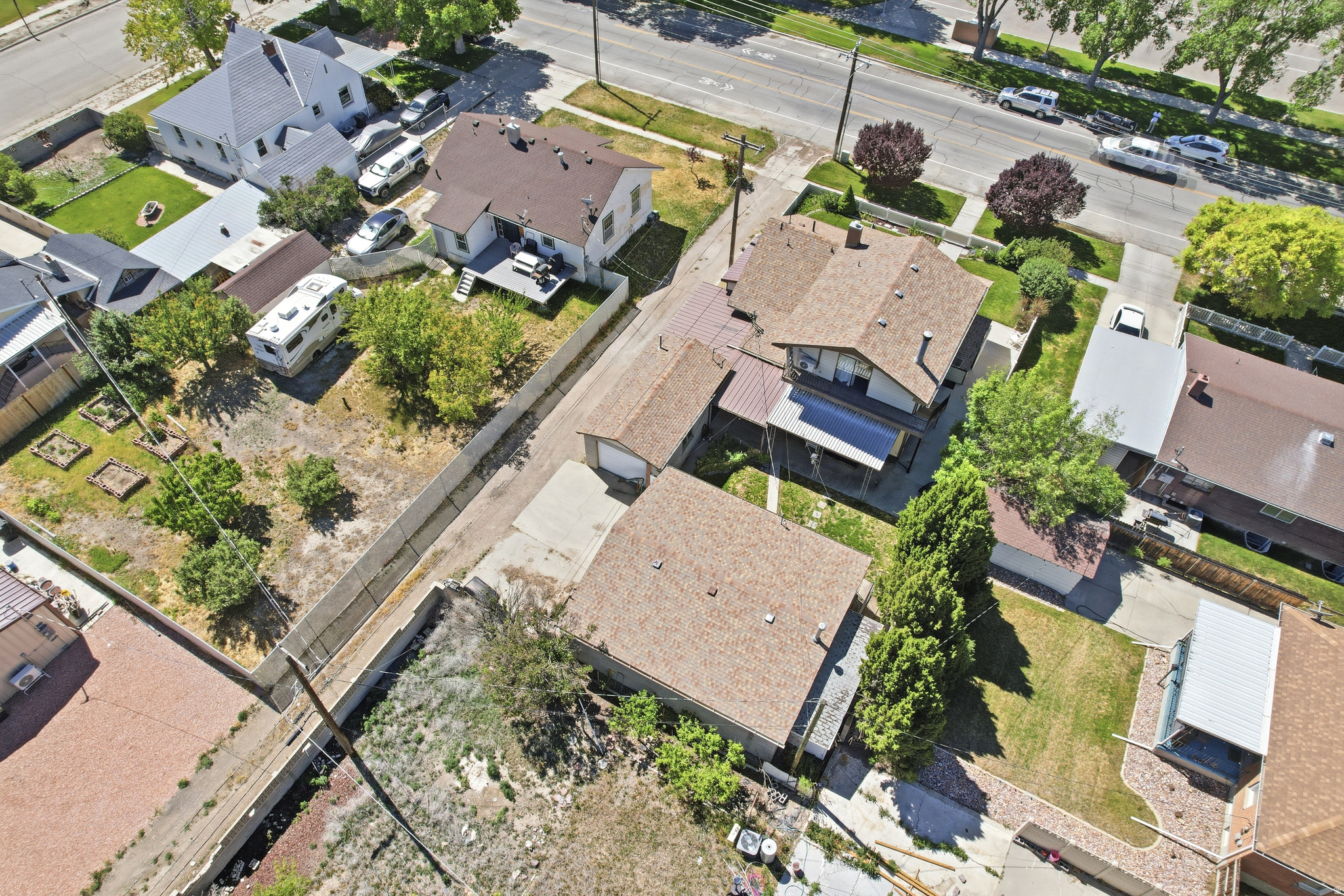 main property photo 37