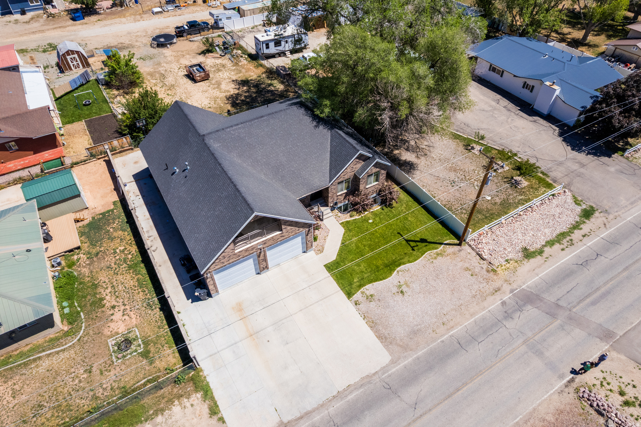 main property photo 9
