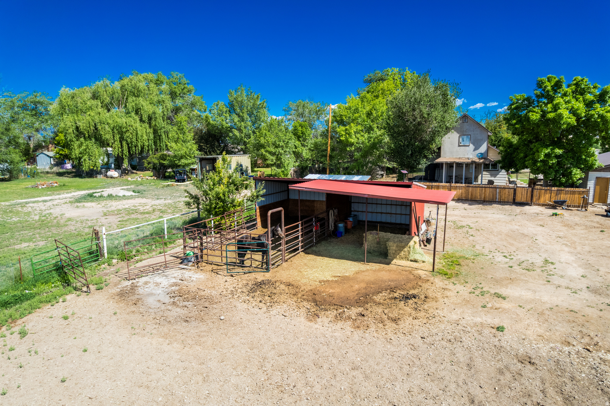 main property photo 28