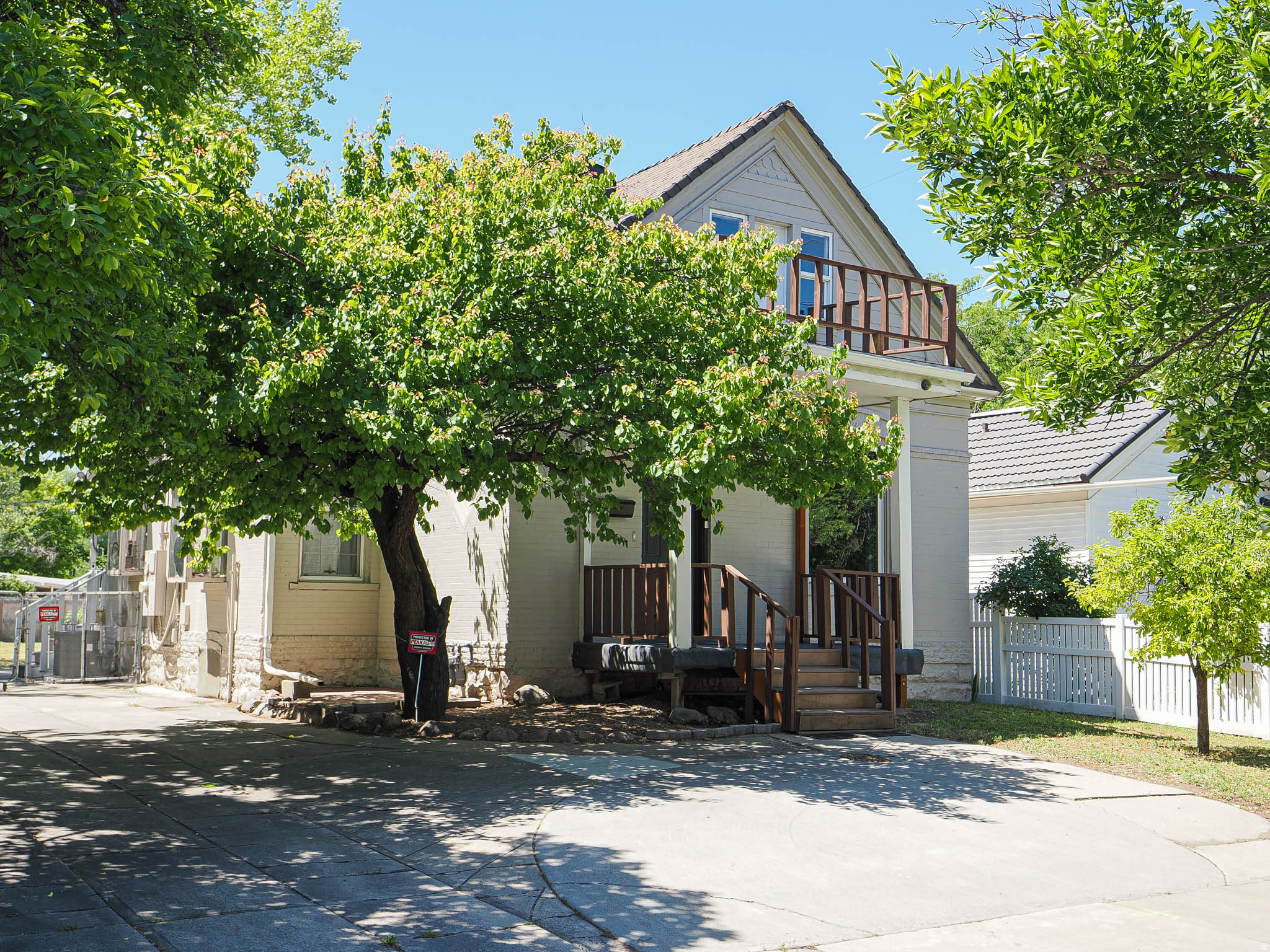 main property photo 36