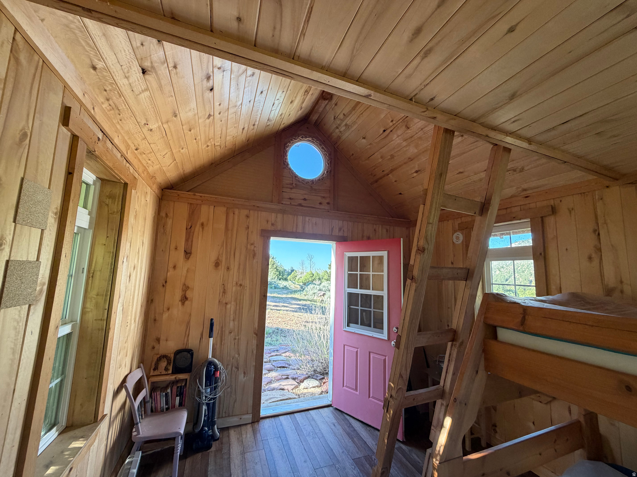 main property photo 18