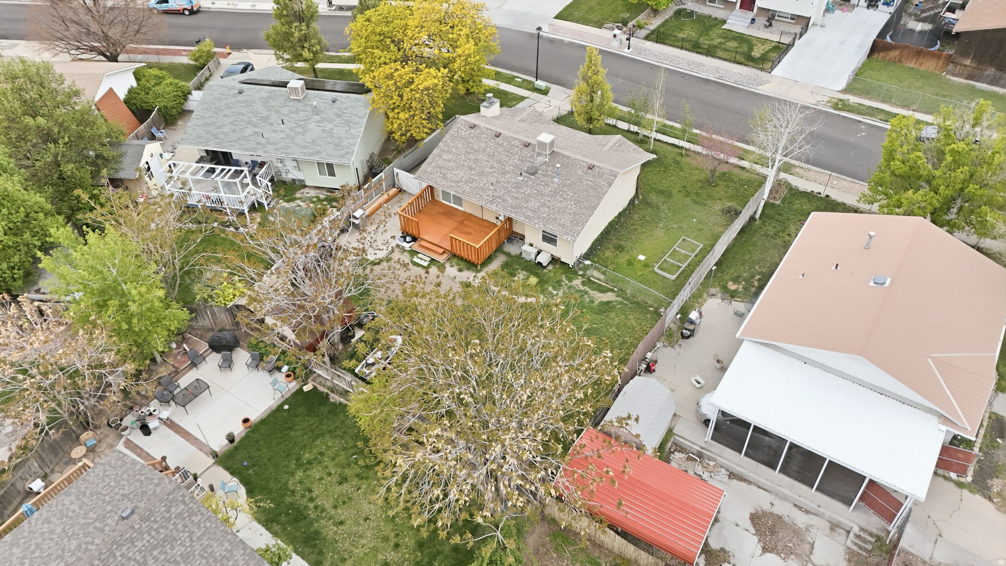 main property photo 28