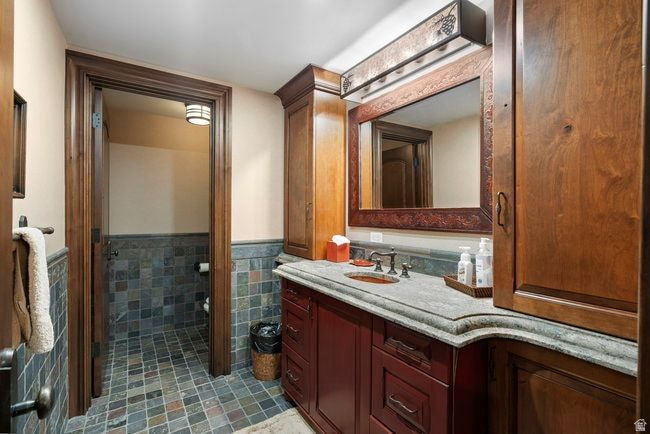 main property photo 99