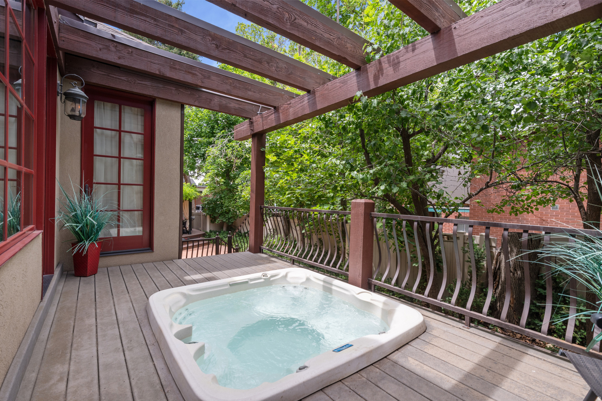 main property photo 16