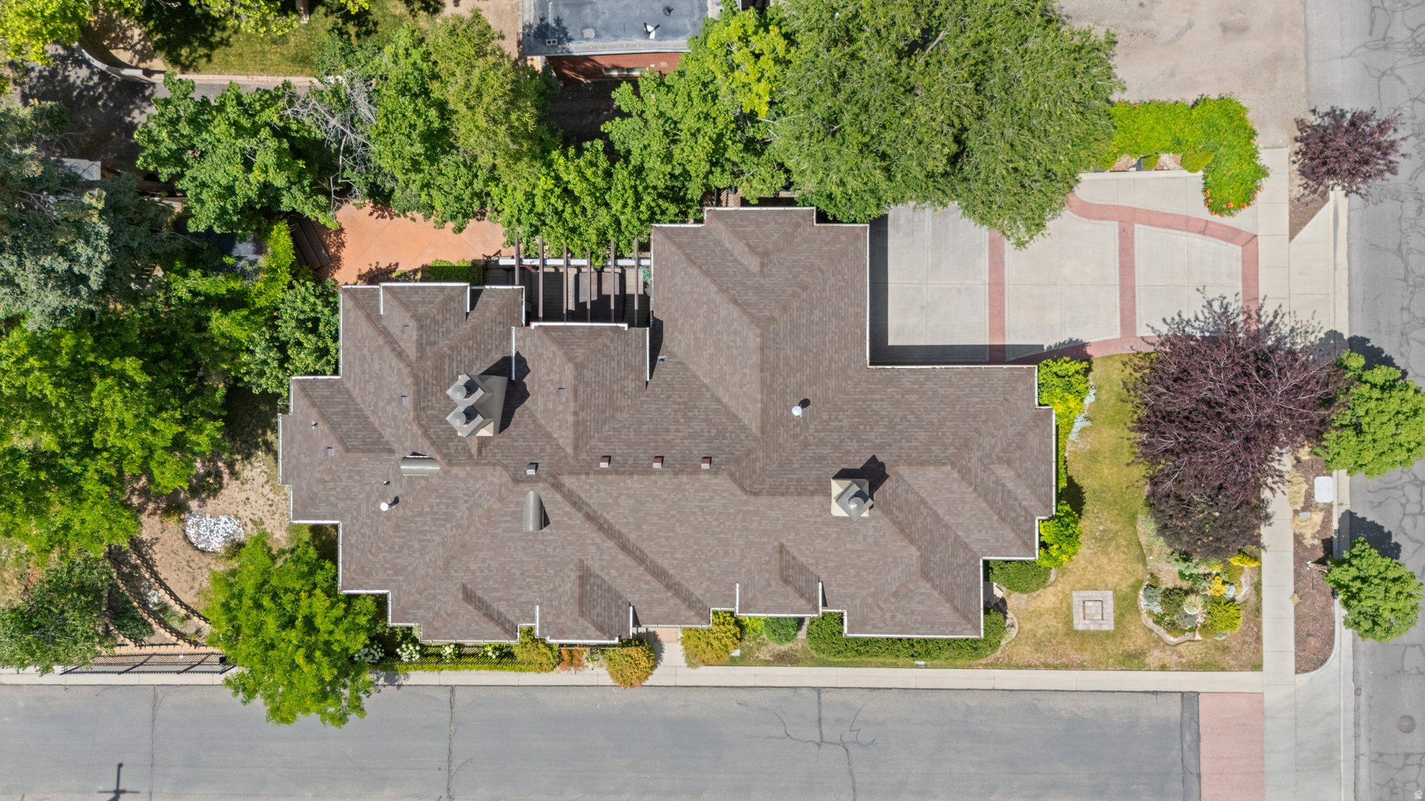 main property photo 68