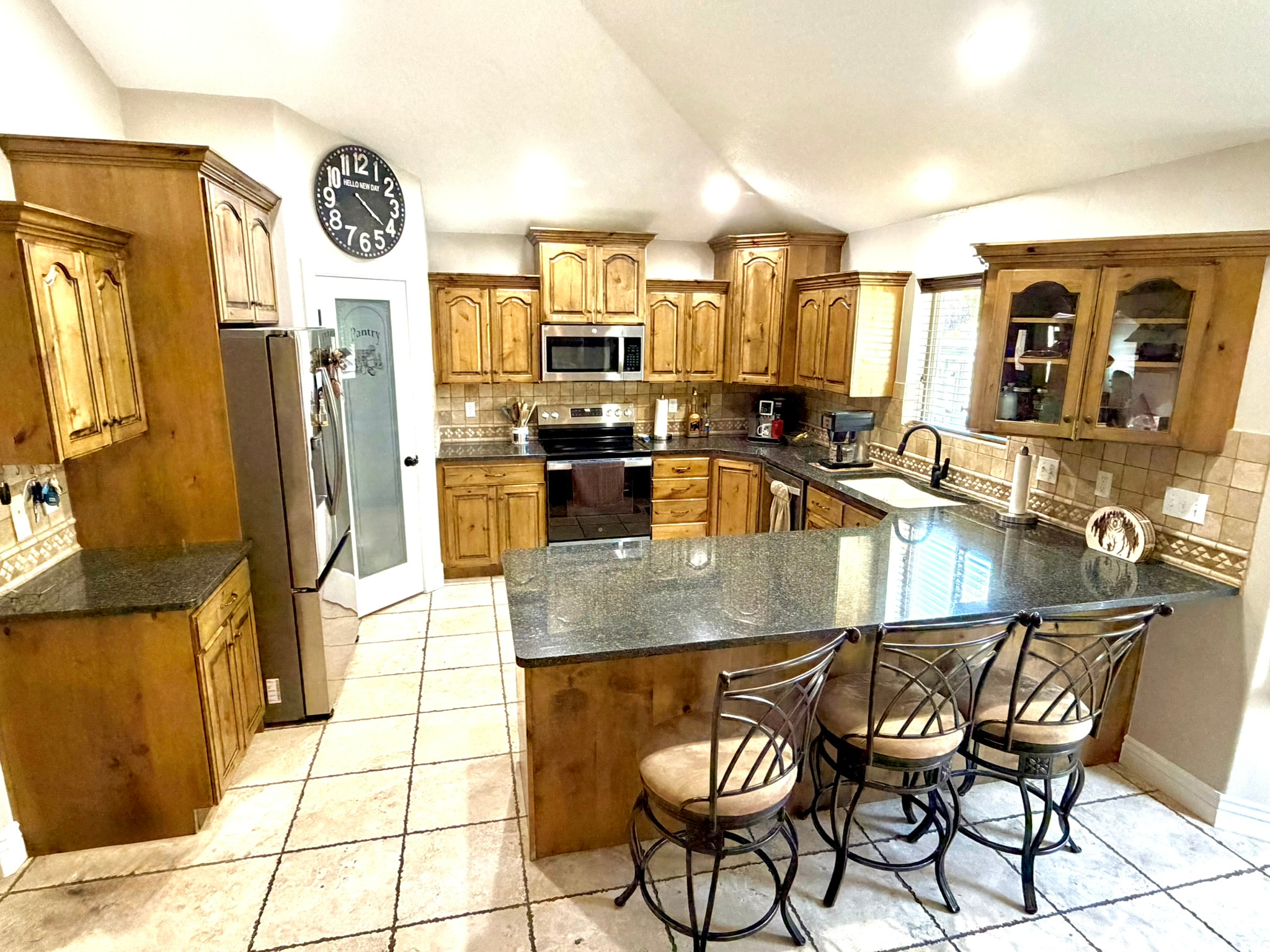 main property photo 3