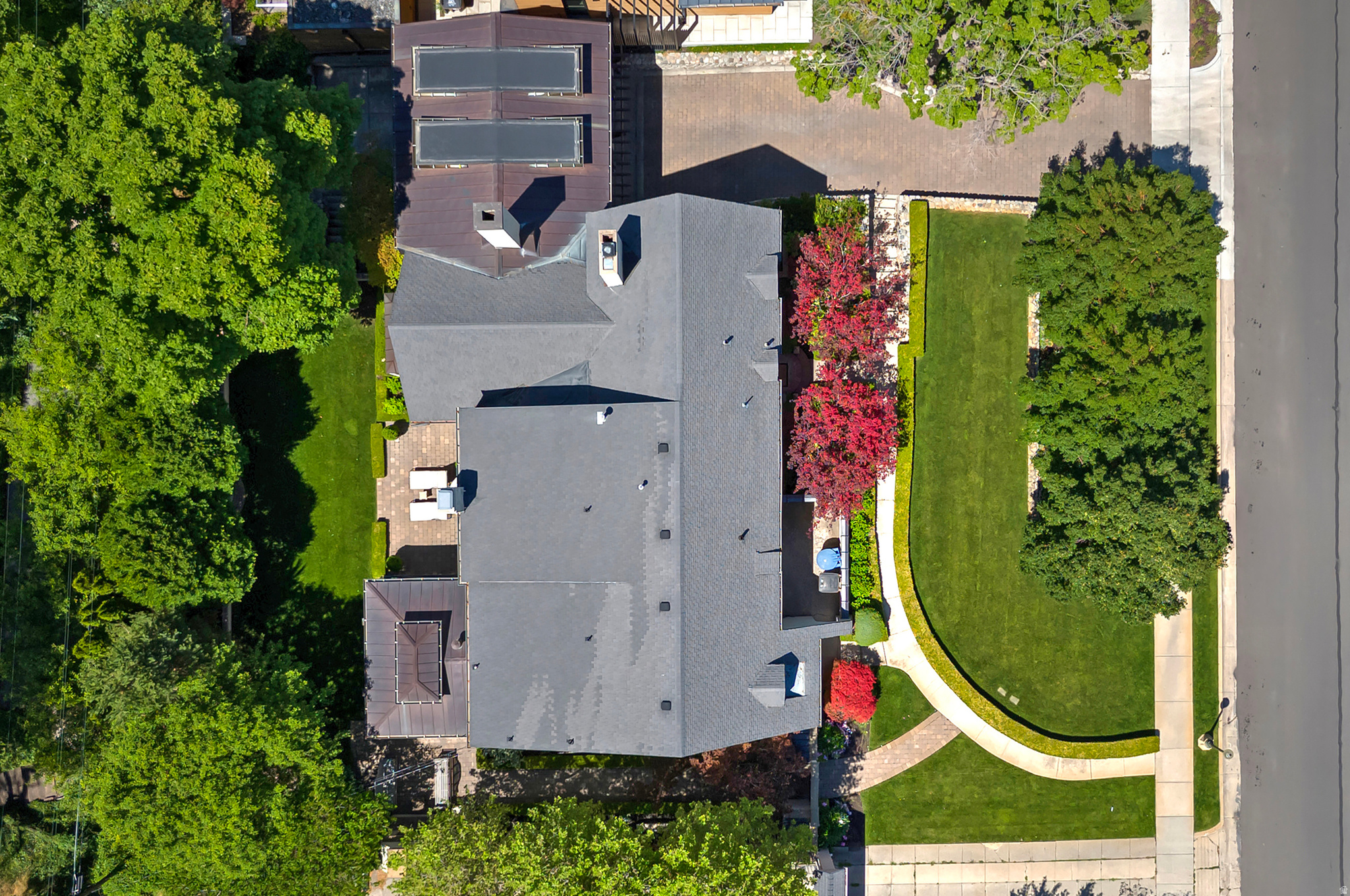 main property photo 90