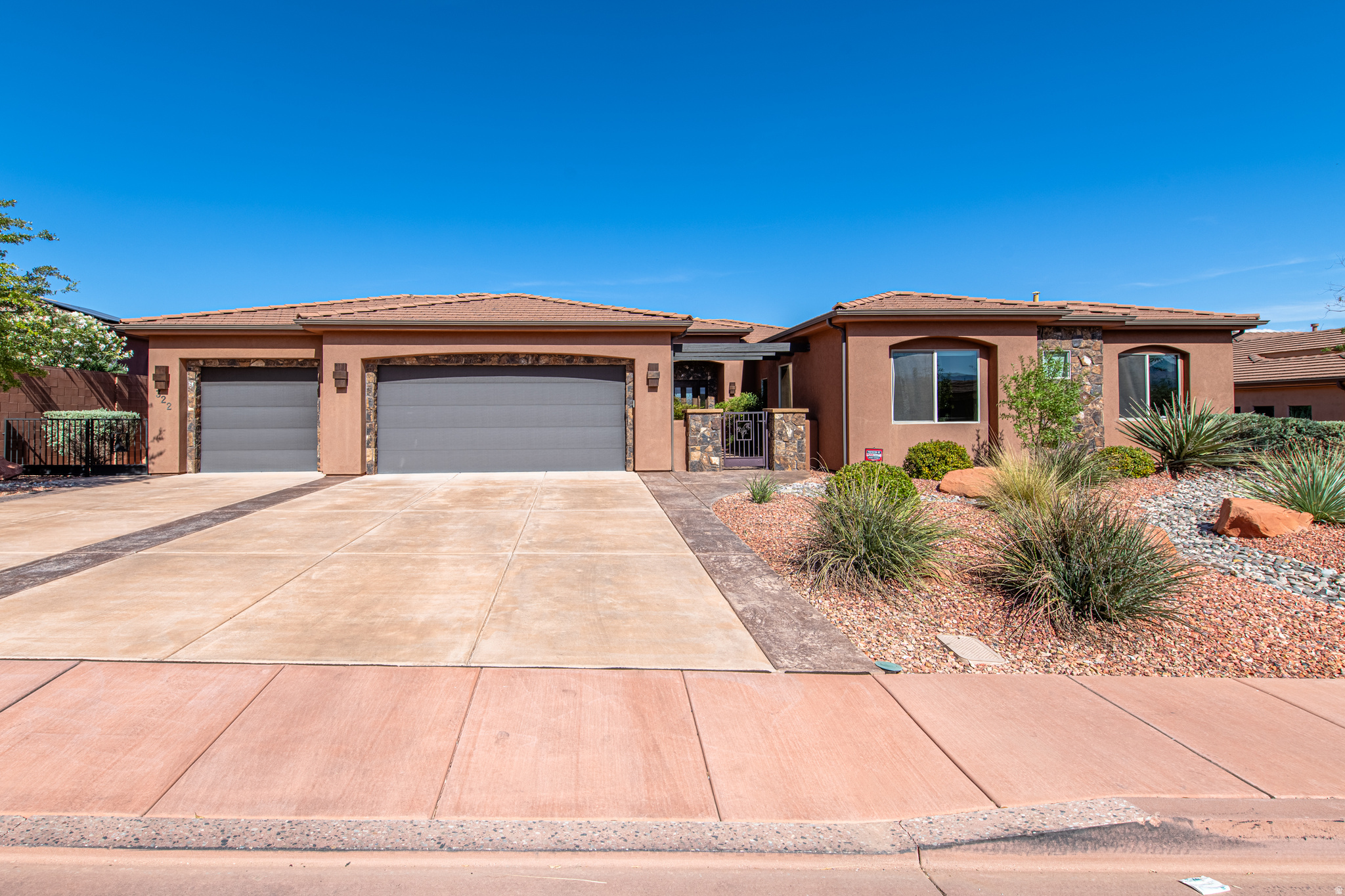 main property photo 50