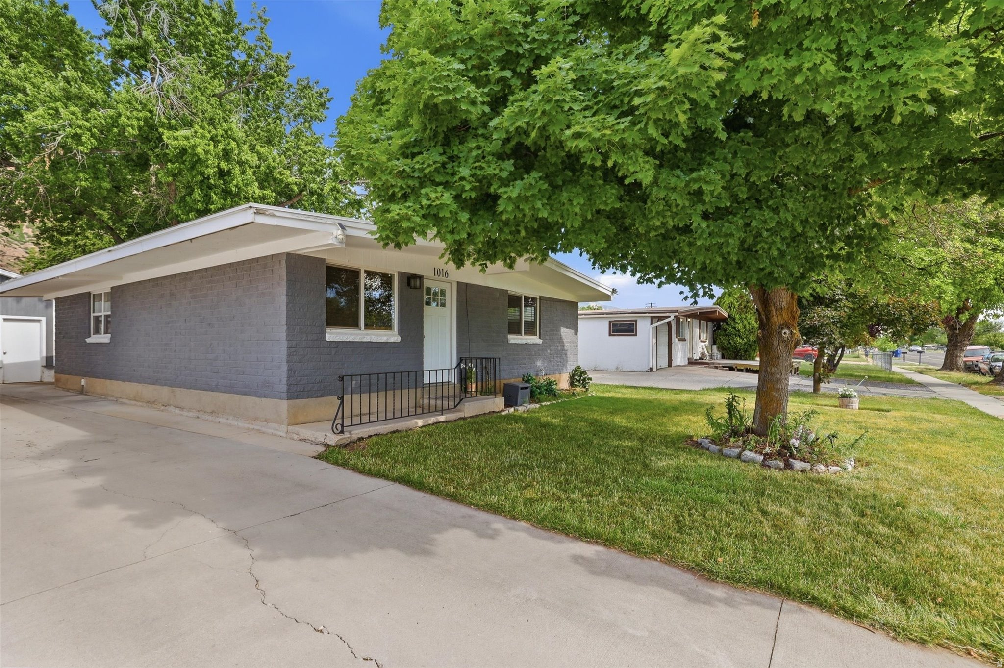 main property photo 41