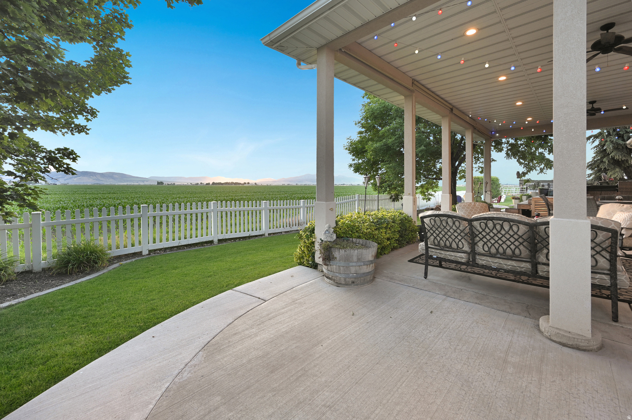 main property photo 45
