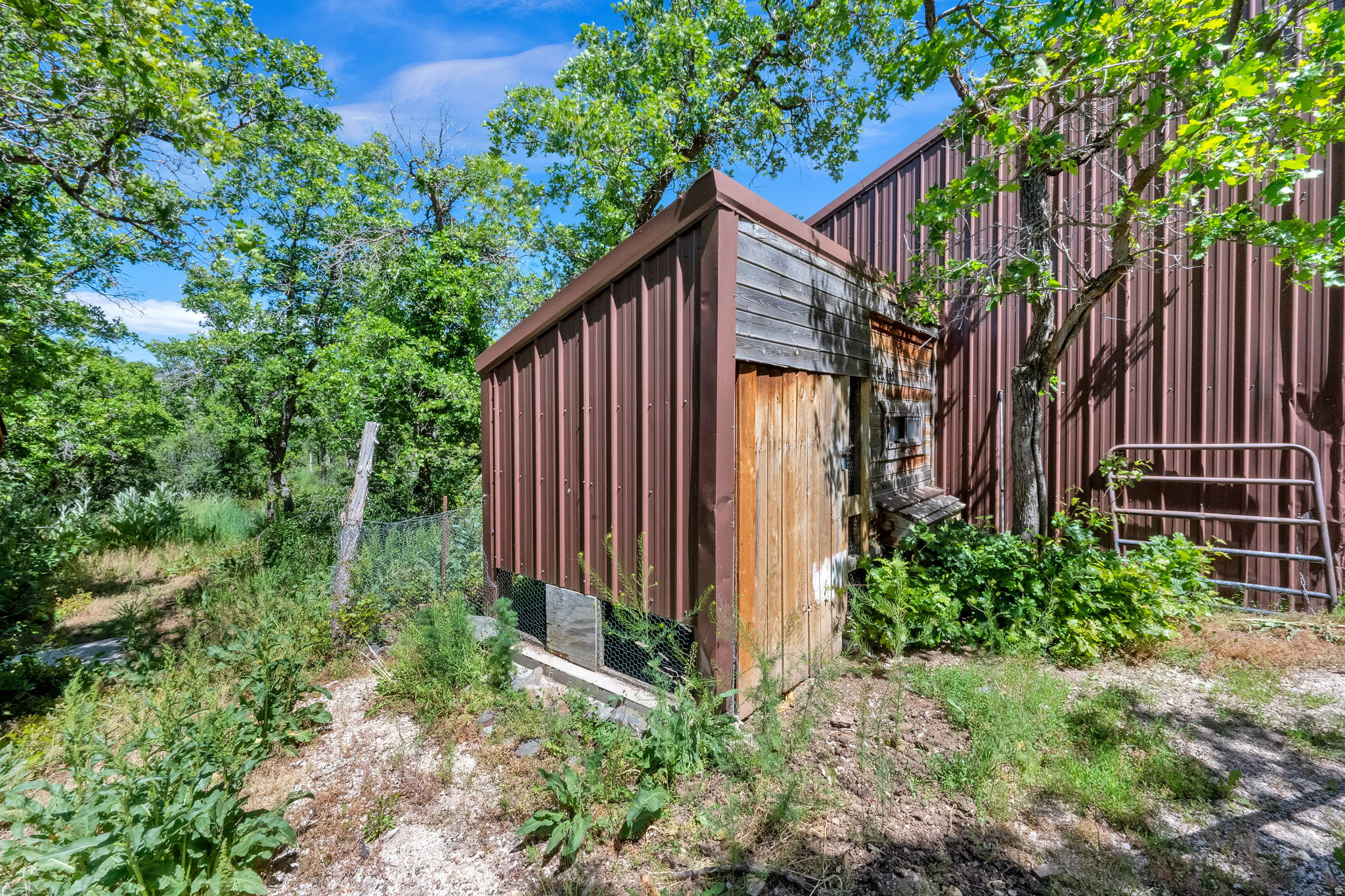 main property photo 99