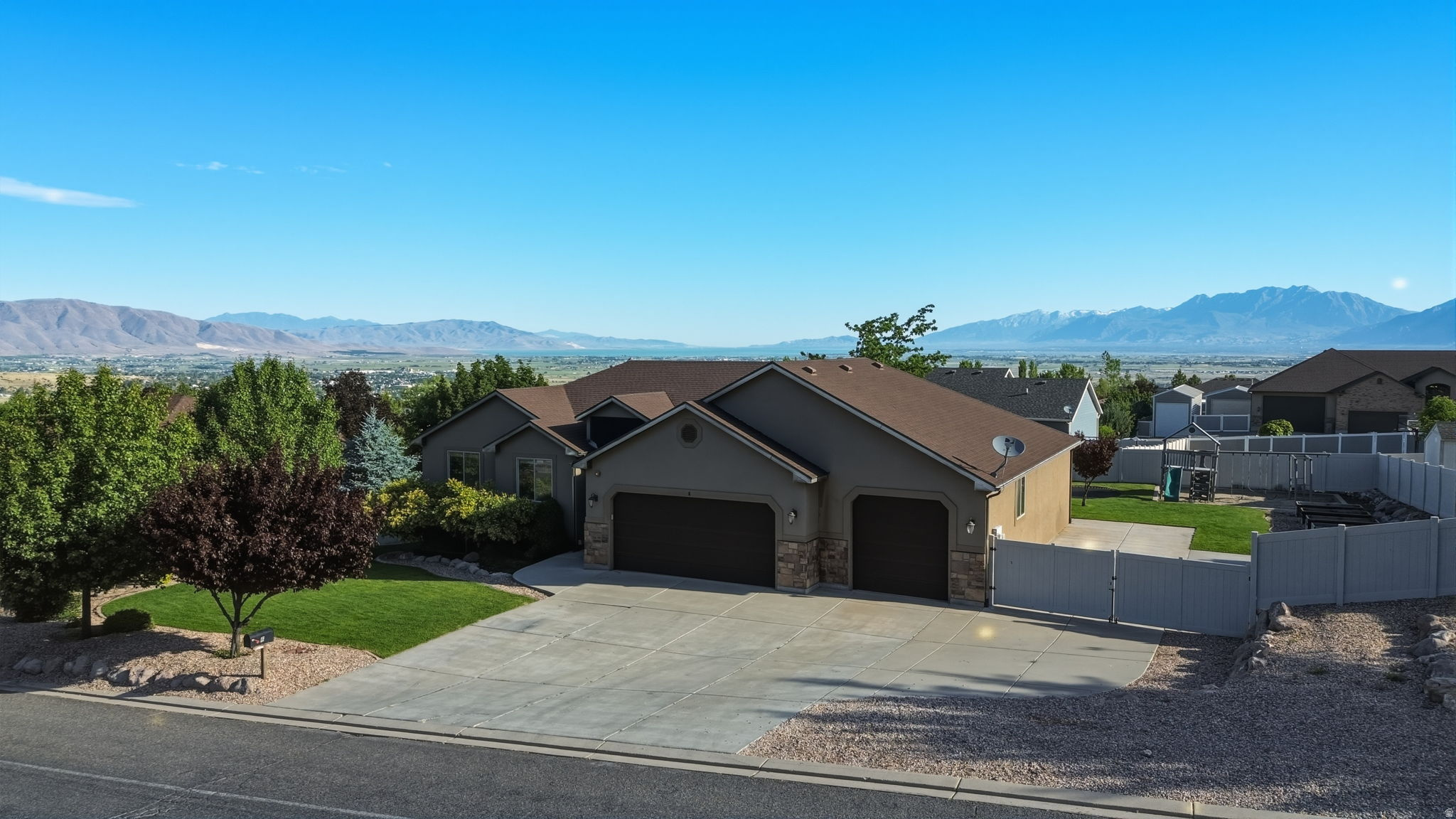 main property photo 58