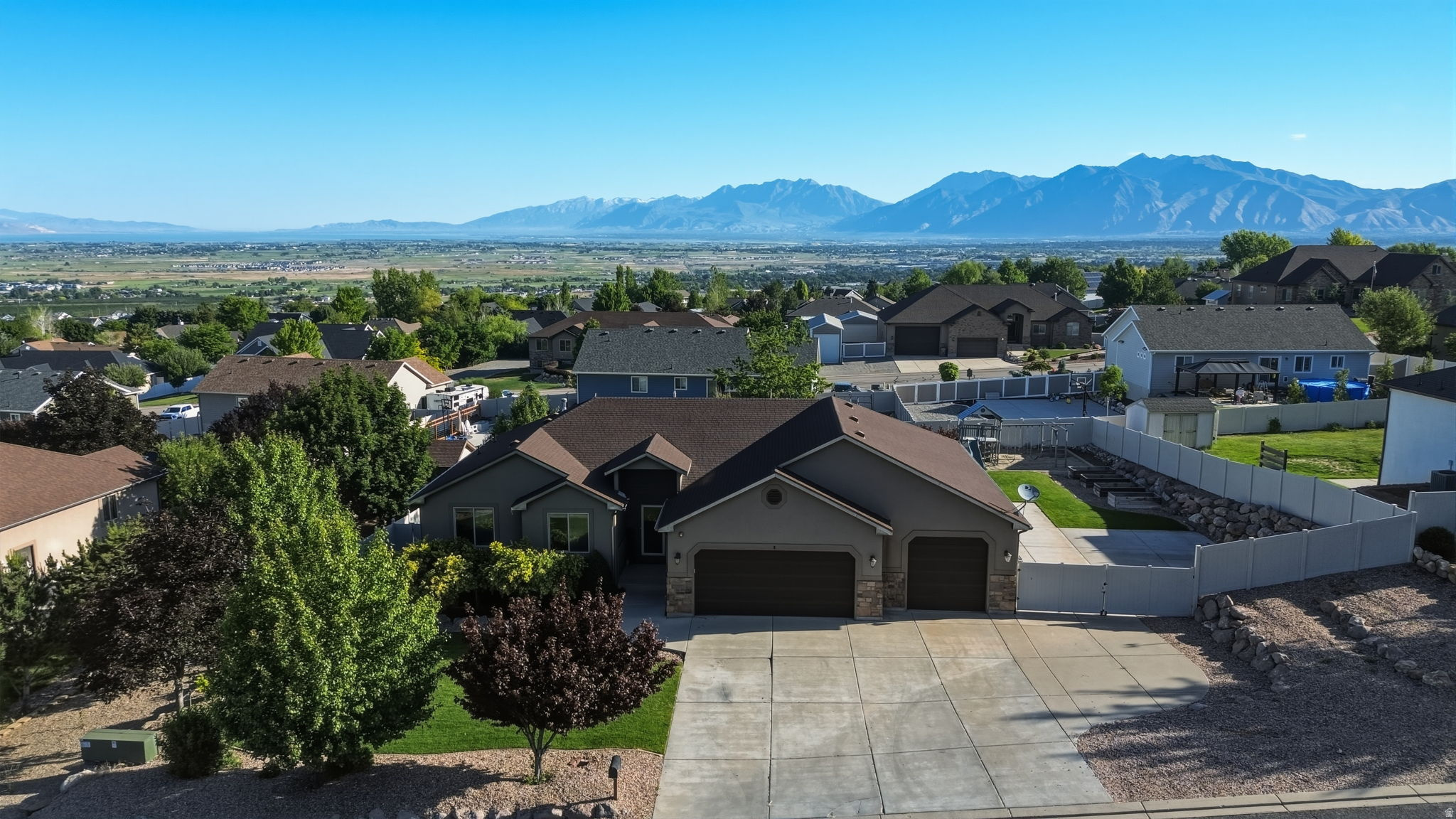 main property photo 59