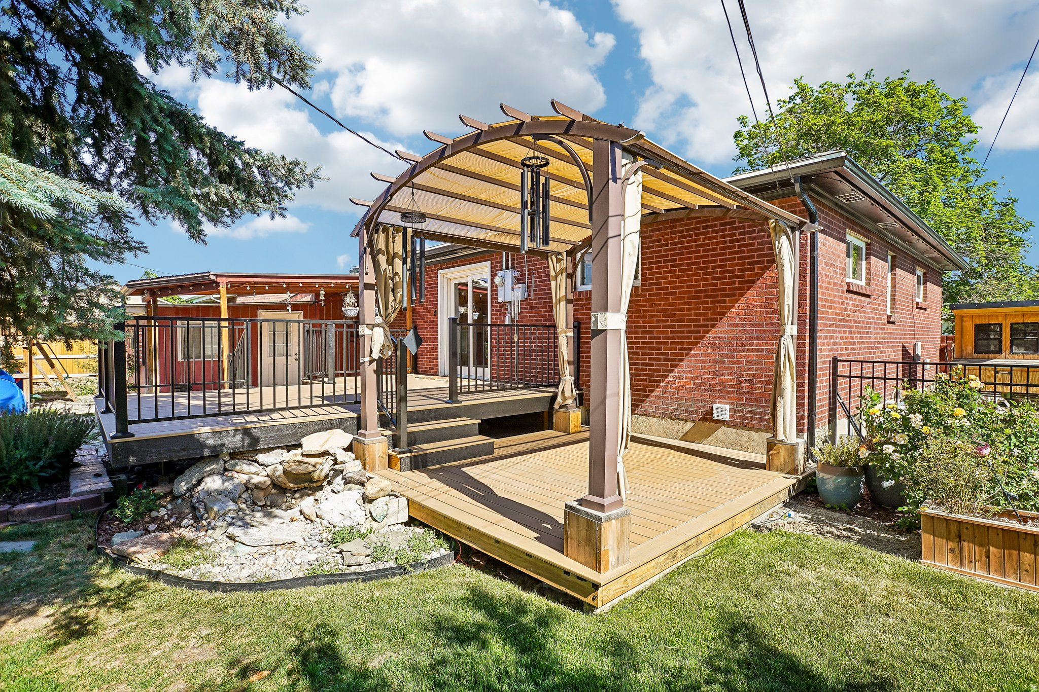 main property photo 32