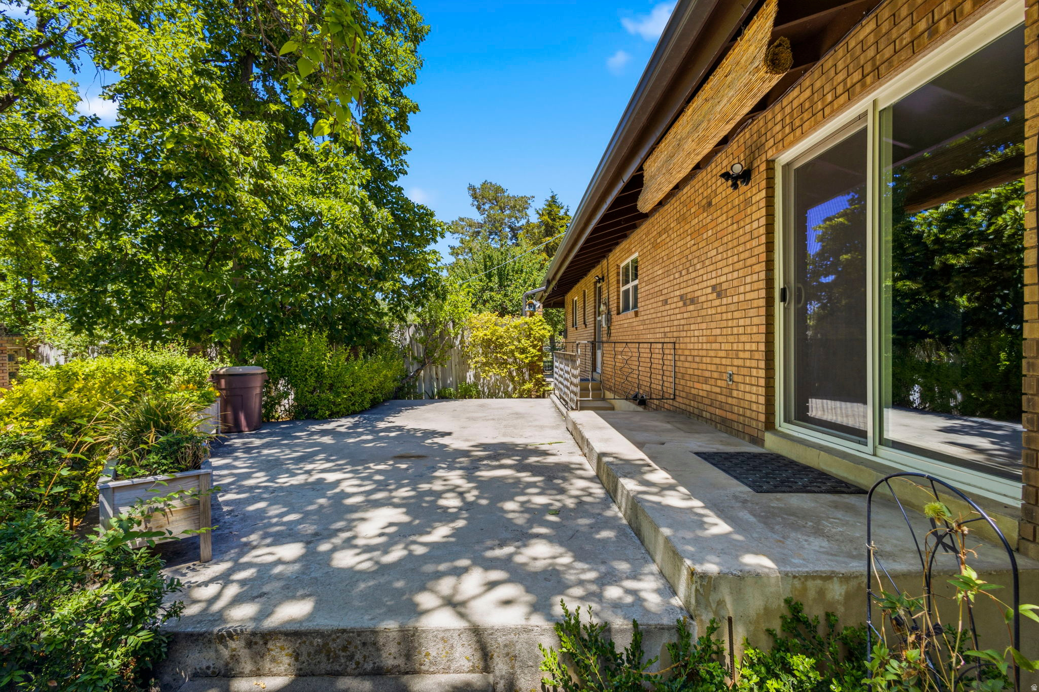 main property photo 44