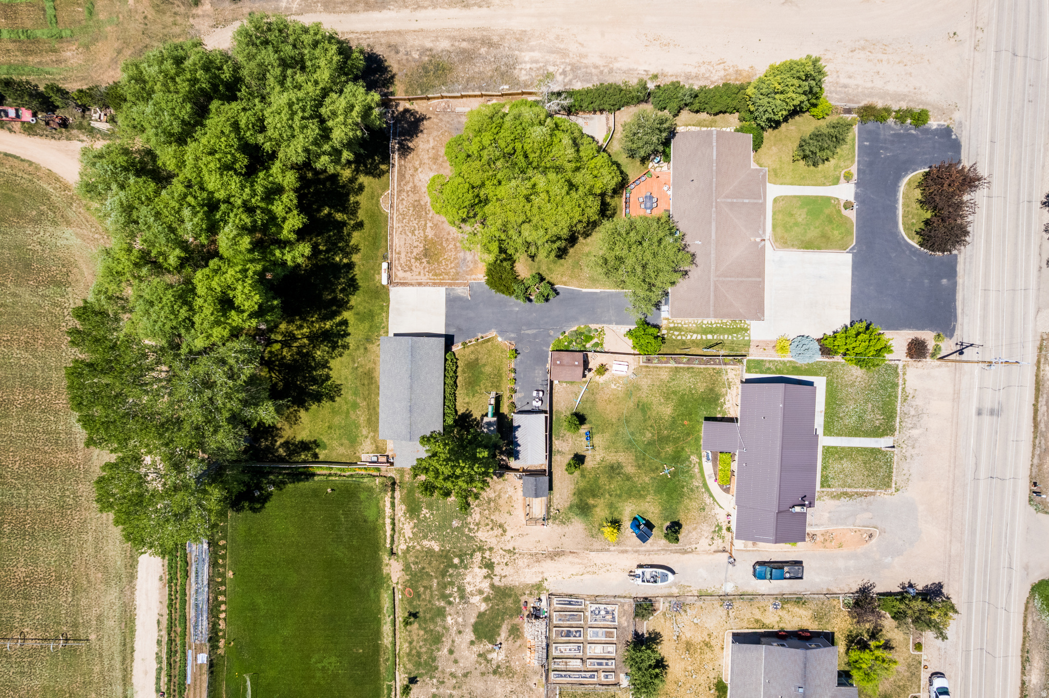 main property photo 30