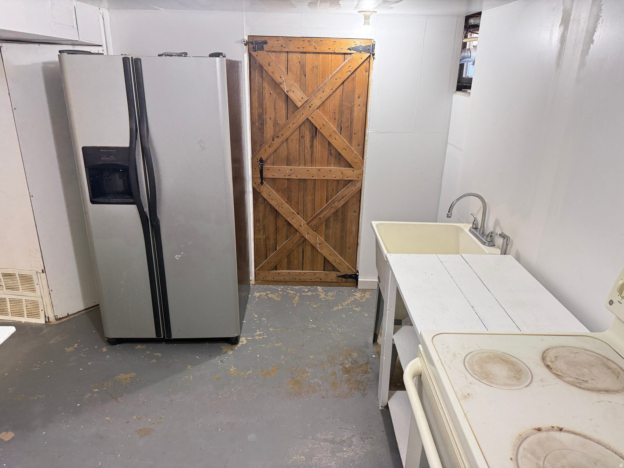 main property photo 50