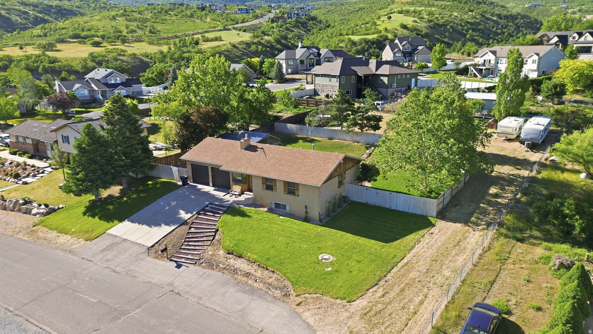 main property photo 11