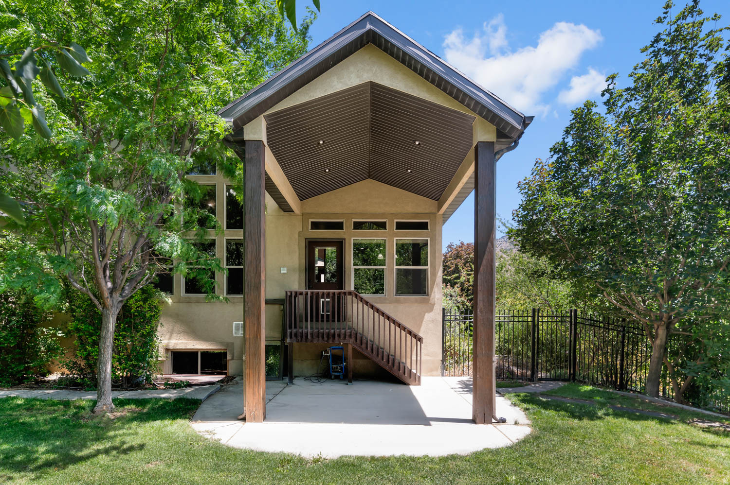 main property photo 39