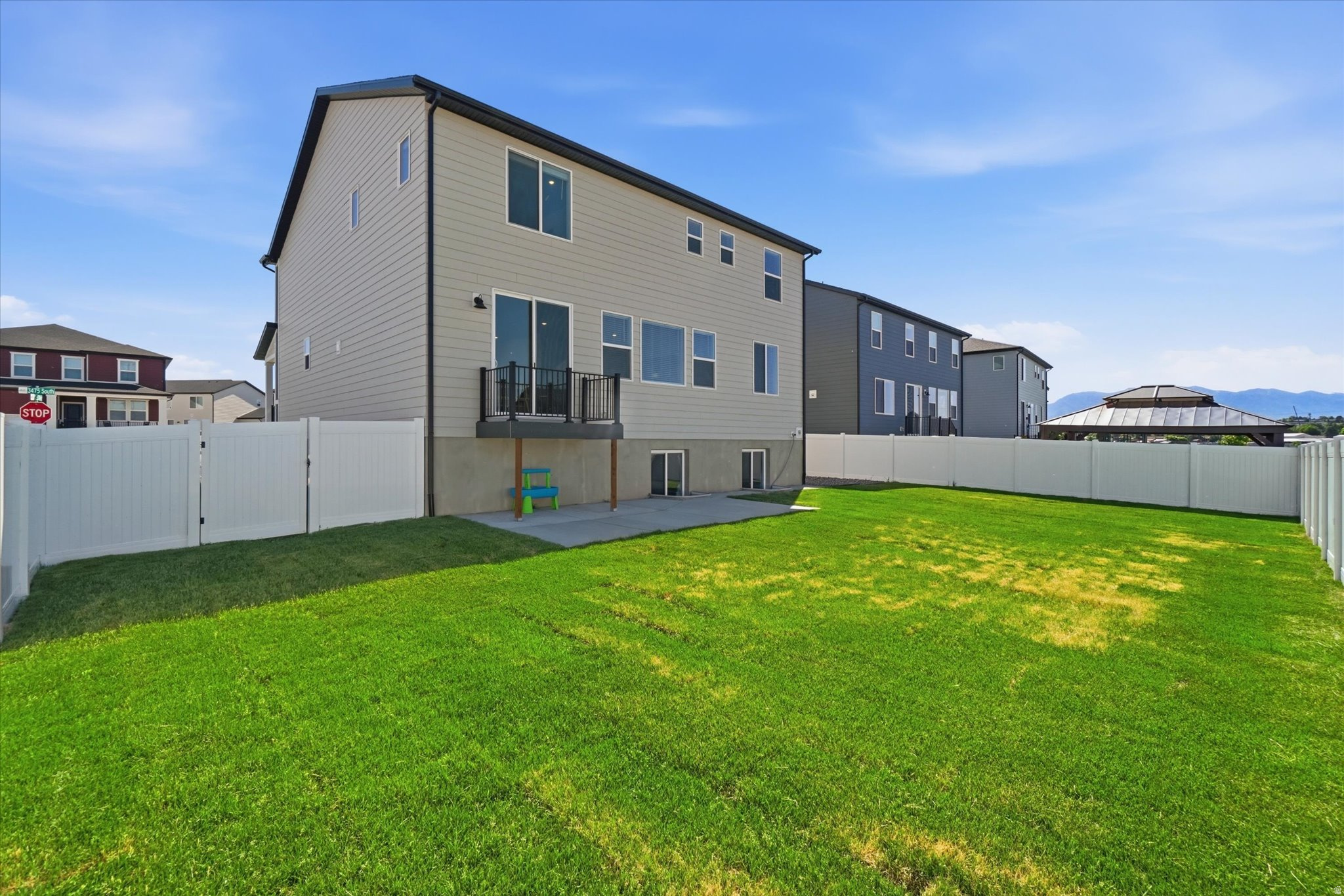 main property photo 38