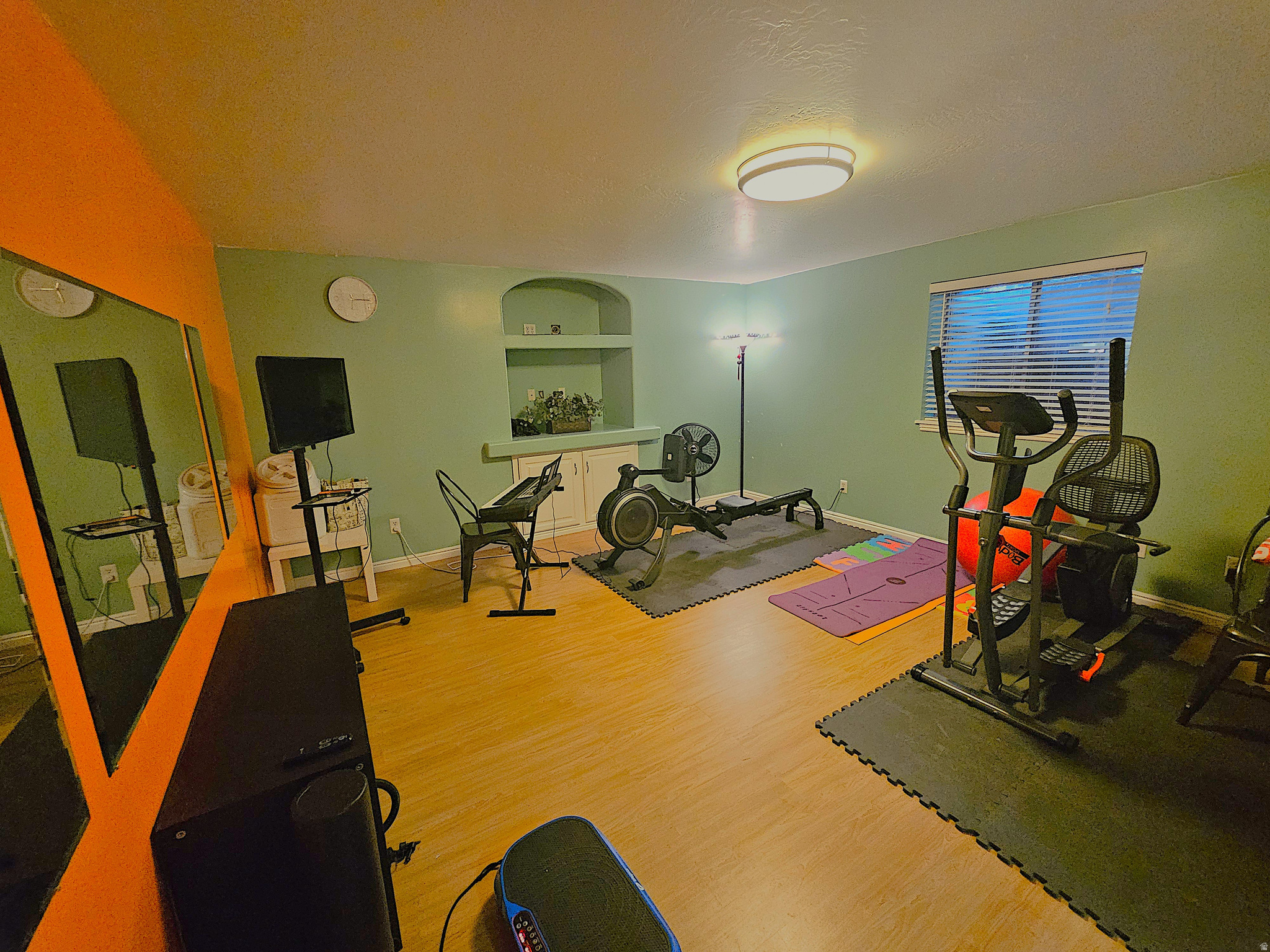 main property photo 25
