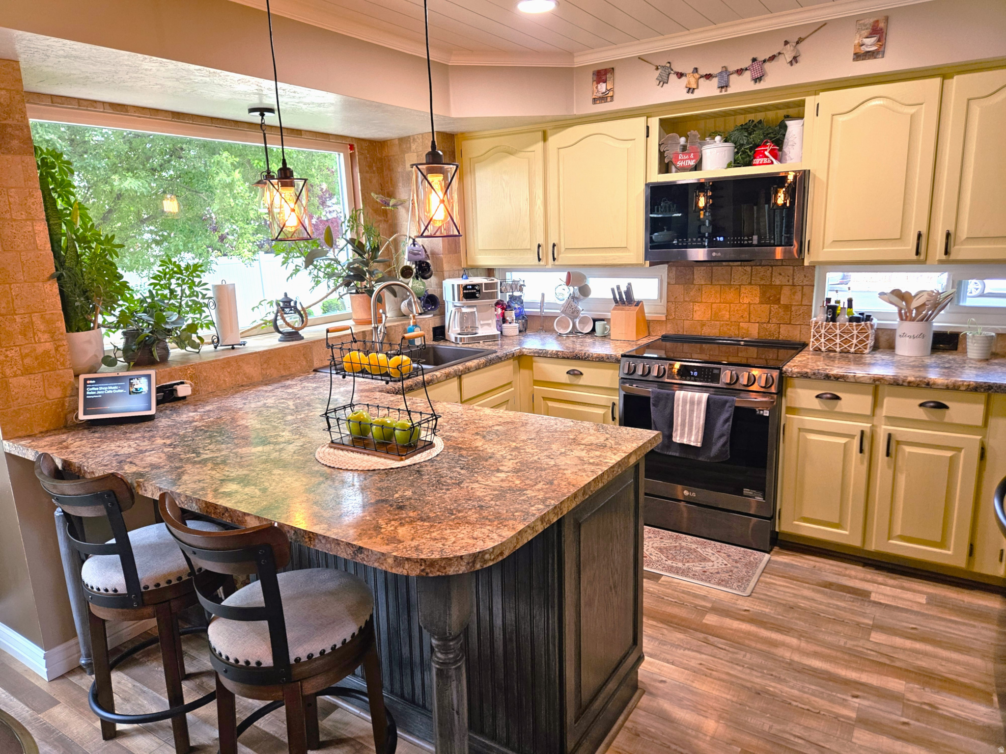 main property photo 8