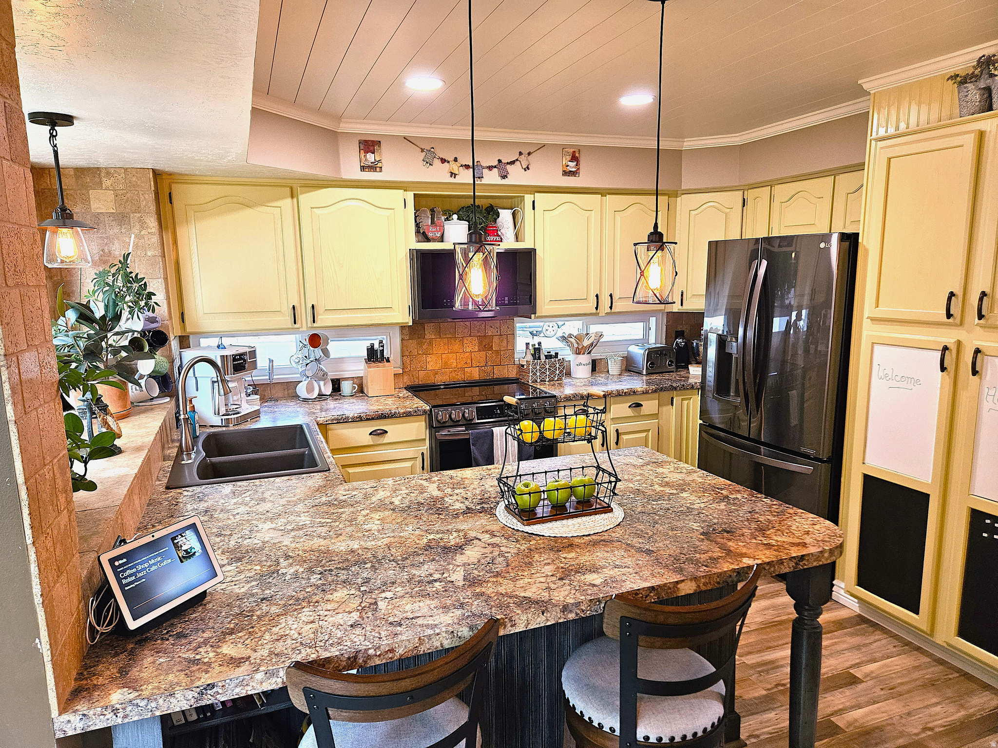 main property photo 9