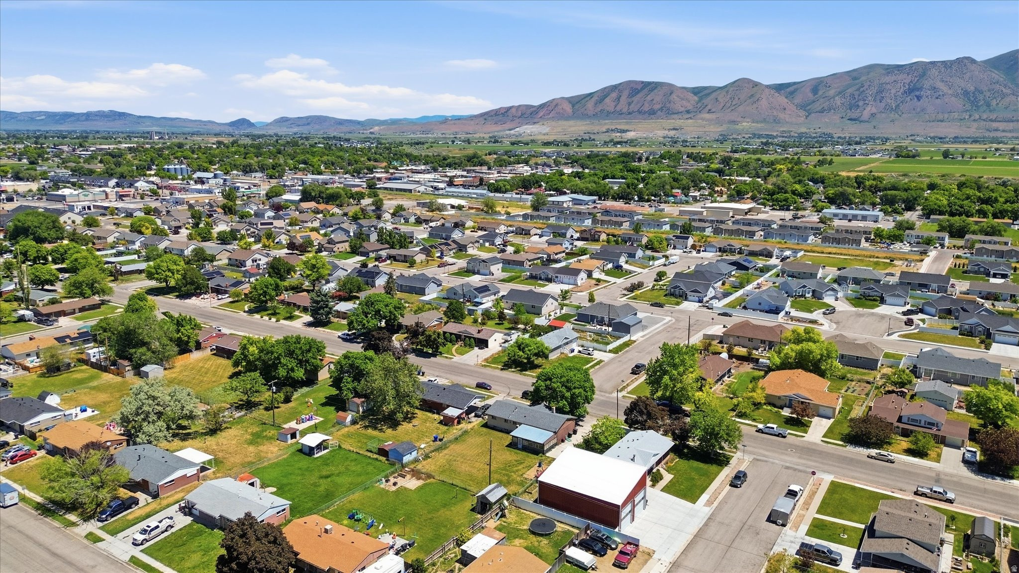main property photo 34