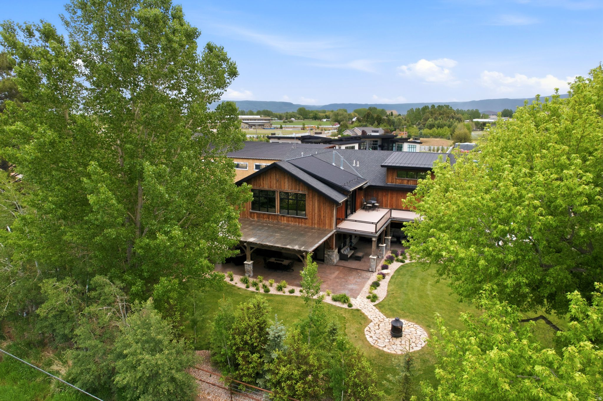main property photo 12