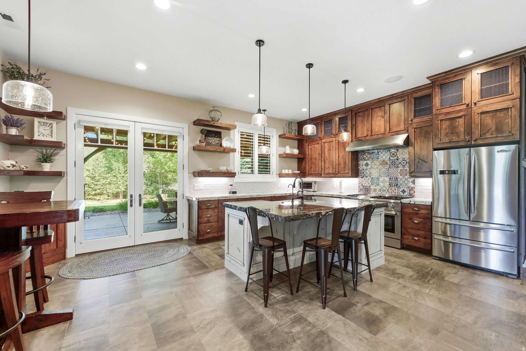 main property photo 18