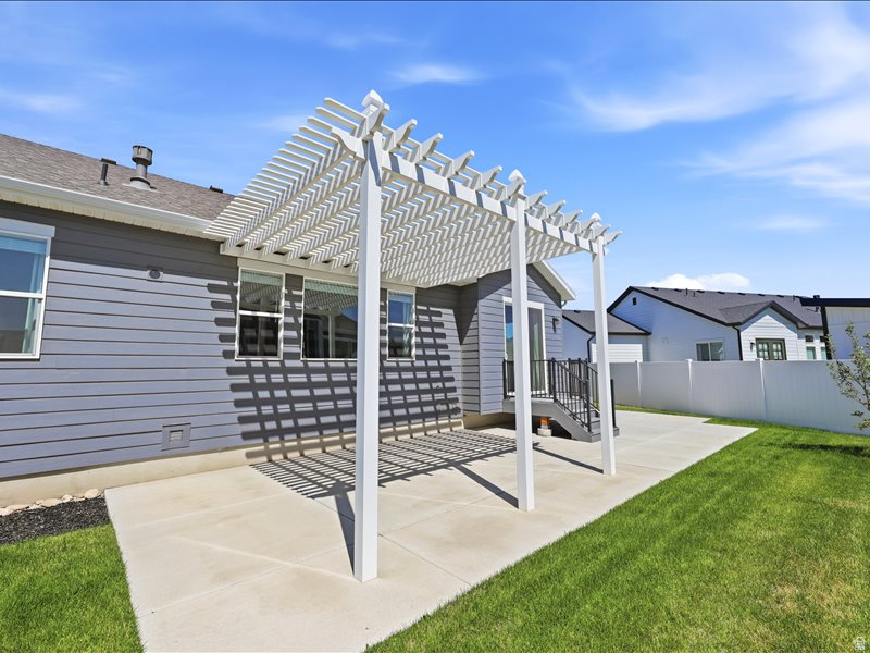 main property photo 37