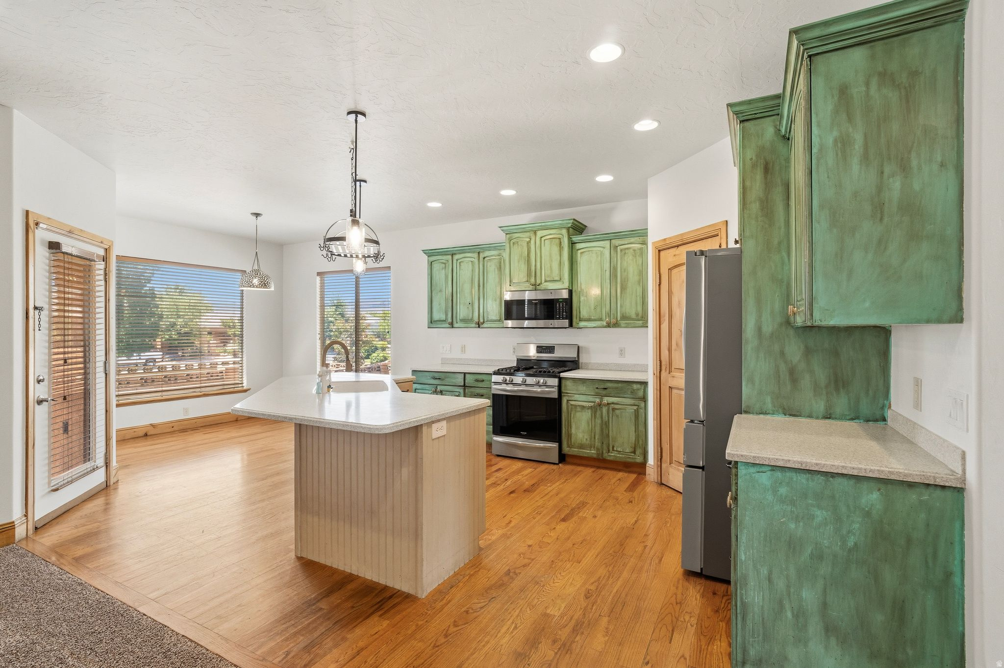 main property photo 11