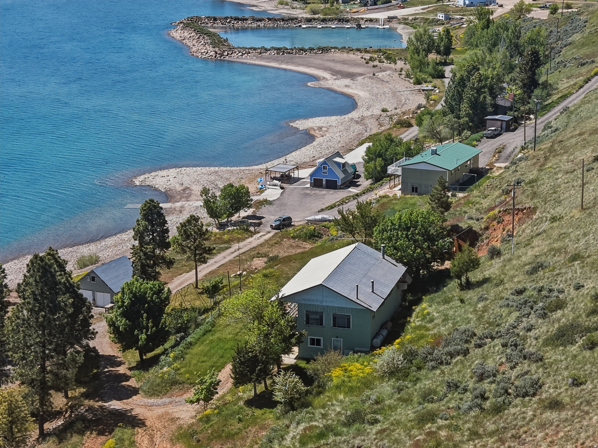 main property photo 25