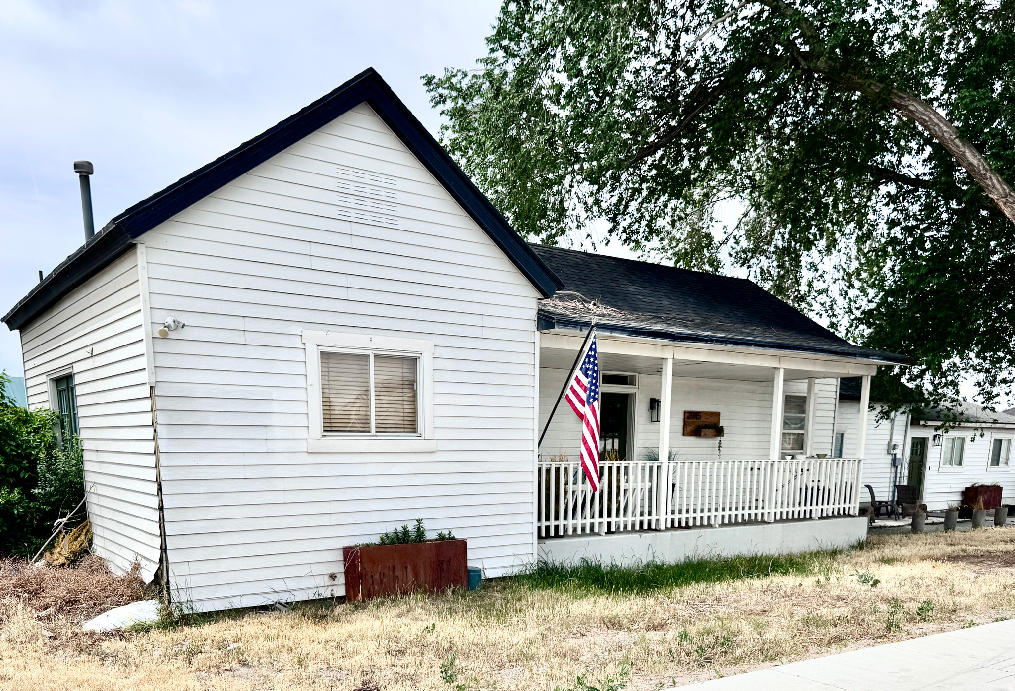 main property photo 28