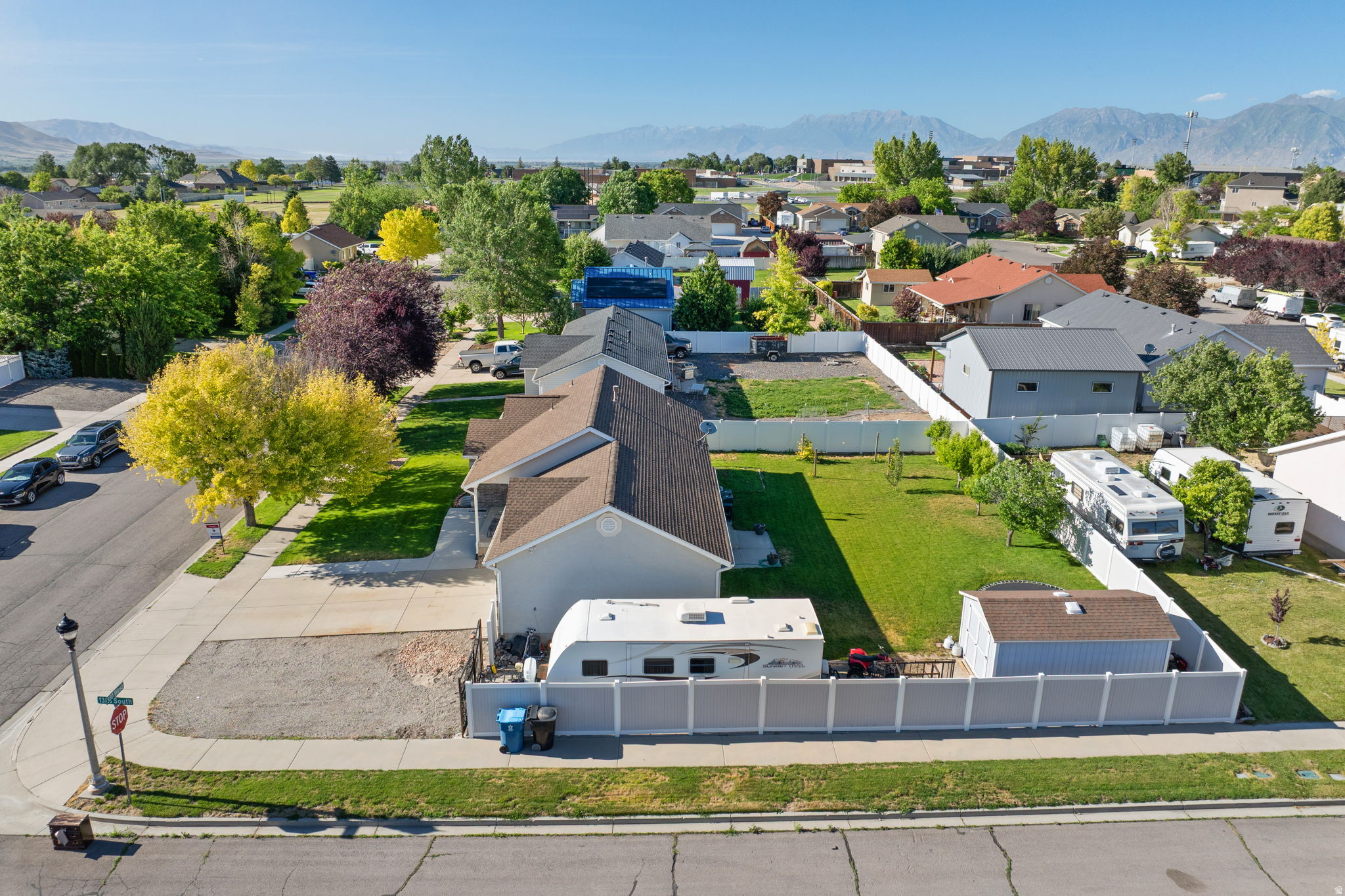 main property photo 27