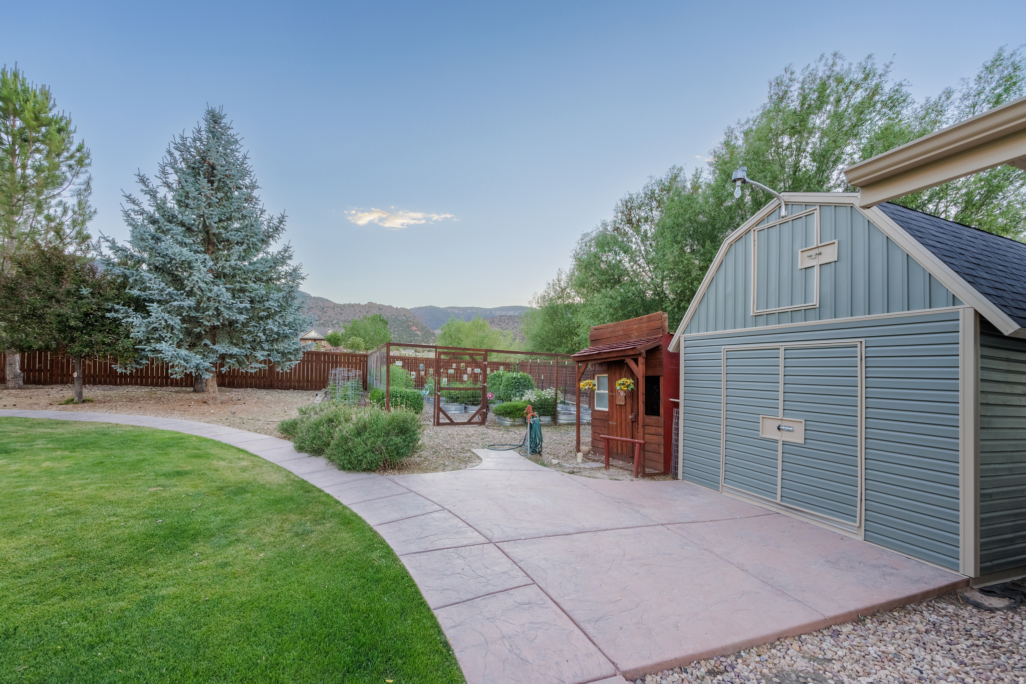 main property photo 10